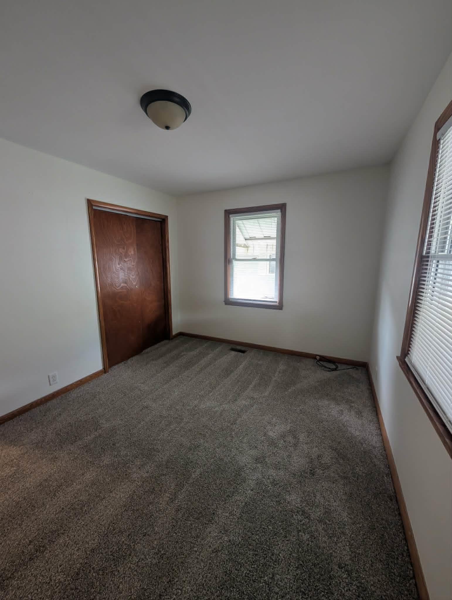 https://zimg.paragon.ice.com/ParagonImages/Property/PH/AABRKY/60849/11/0/0/664e62584f1905bc451c0567888da05d/0/9edbe7158b6b2185be4a8edb3caca427/60849-a208a9aa-a0ac-46e1-a030-7c29693d7310.JPG