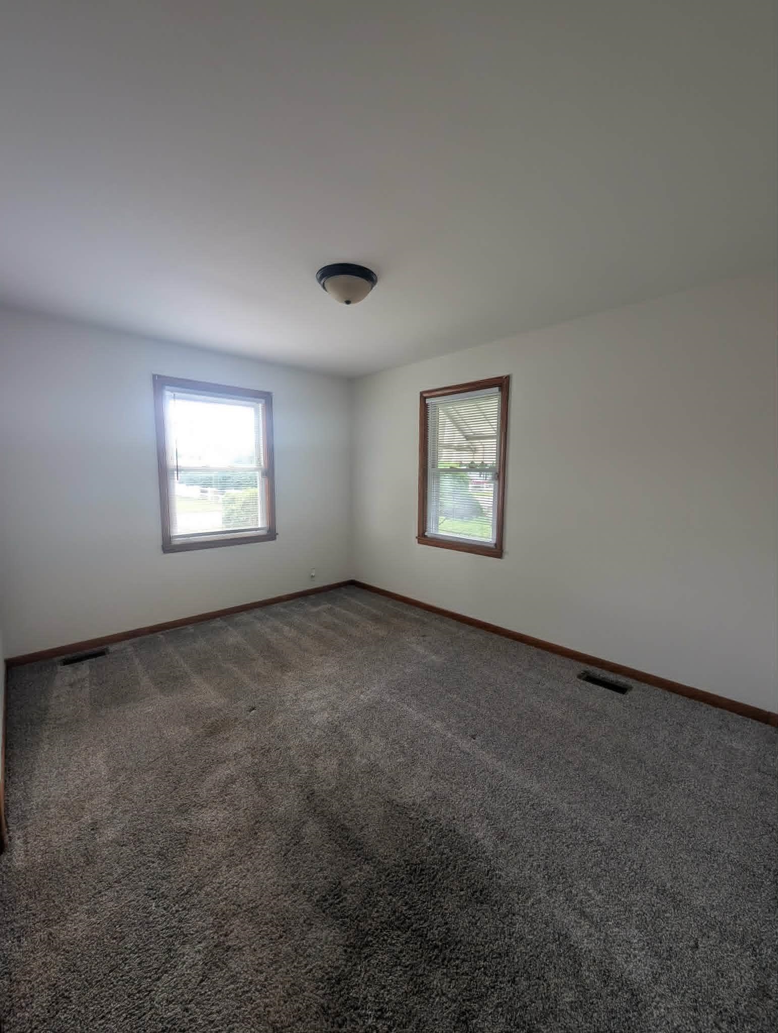 https://zimg.paragon.ice.com/ParagonImages/Property/PH/AABRKY/60849/12/0/0/4f89189395c93622ed0b7c376e4623ca/0/9edbe7158b6b2185be4a8edb3caca427/60849-7654846f-b710-48ec-9206-945bcbdd713d.JPG