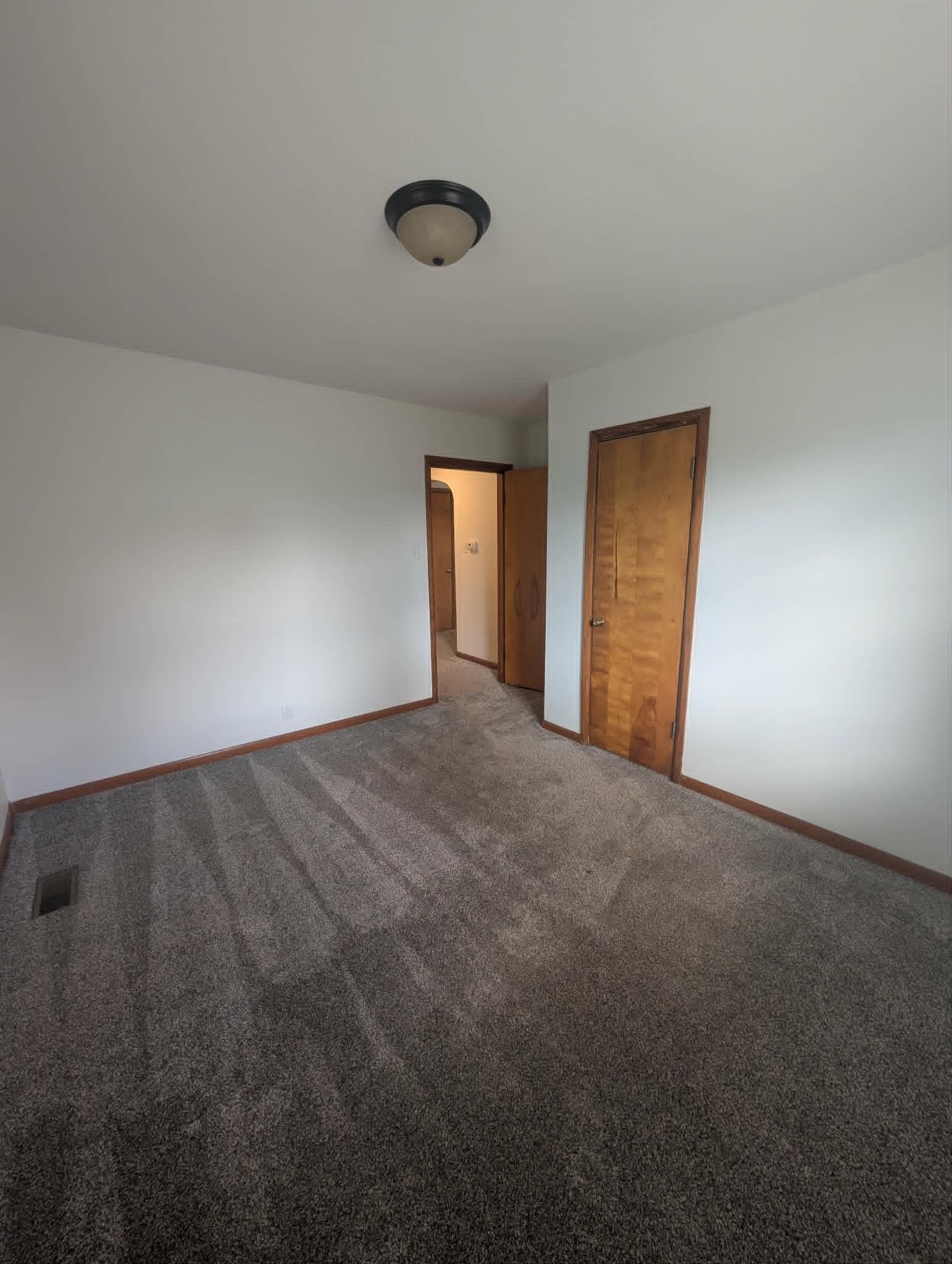 https://zimg.paragon.ice.com/ParagonImages/Property/PH/AABRKY/60849/13/0/0/087de62c45bcae0f3158111831053f54/0/9edbe7158b6b2185be4a8edb3caca427/60849-7b30b8a4-f841-43d9-aab4-854d5f8d13bc.JPG