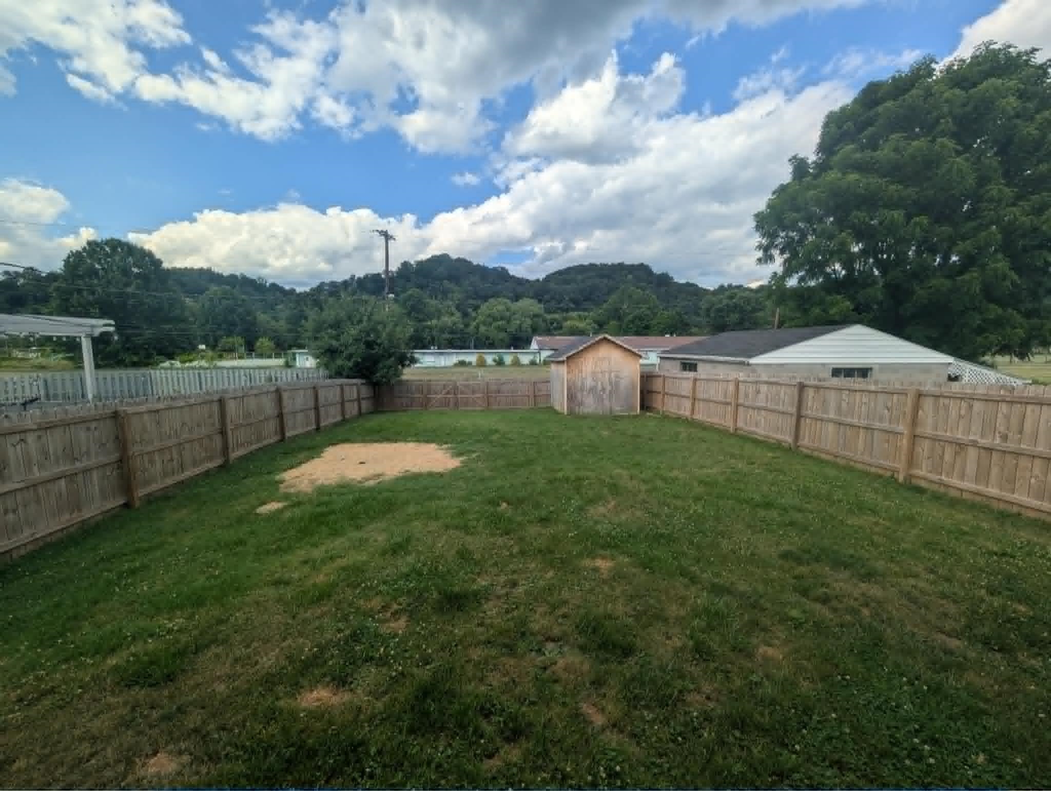https://zimg.paragon.ice.com/ParagonImages/Property/PH/AABRKY/60849/6/0/0/71993393c94899d7ca7e1d6405c2b1d9/0/9edbe7158b6b2185be4a8edb3caca427/60849-e8e9fdcc-9280-4148-8d93-e94d89df4e64.JPG