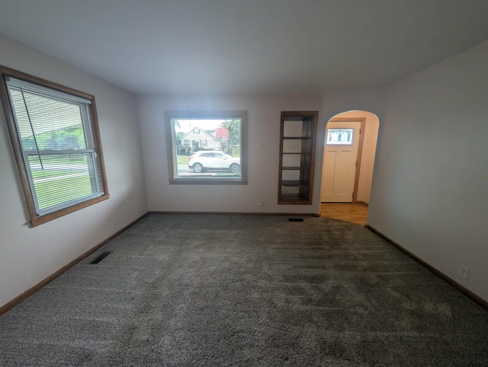 https://zimg.paragon.ice.com/ParagonImages/Property/PH/AABRKY/60849/7/0/0/a71288a4f887bd70f8b24fb010ca47c1/0/9edbe7158b6b2185be4a8edb3caca427/60849-0cd7f5d1-b38e-477d-b0ca-e7c9936ba995.JPG