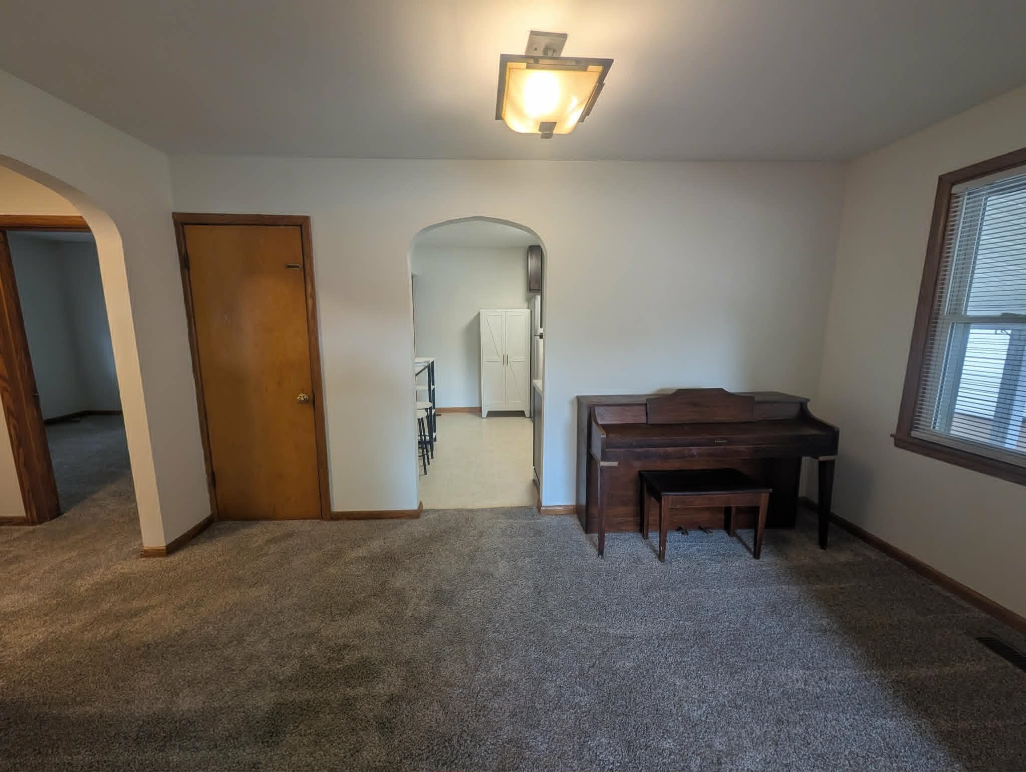 https://zimg.paragon.ice.com/ParagonImages/Property/PH/AABRKY/60849/8/0/0/dd07a3a5bfcd0fe8e6edfdde3f1da7ea/0/9edbe7158b6b2185be4a8edb3caca427/60849-a217d071-8a1b-4171-b4fd-29a54a449beb.JPG