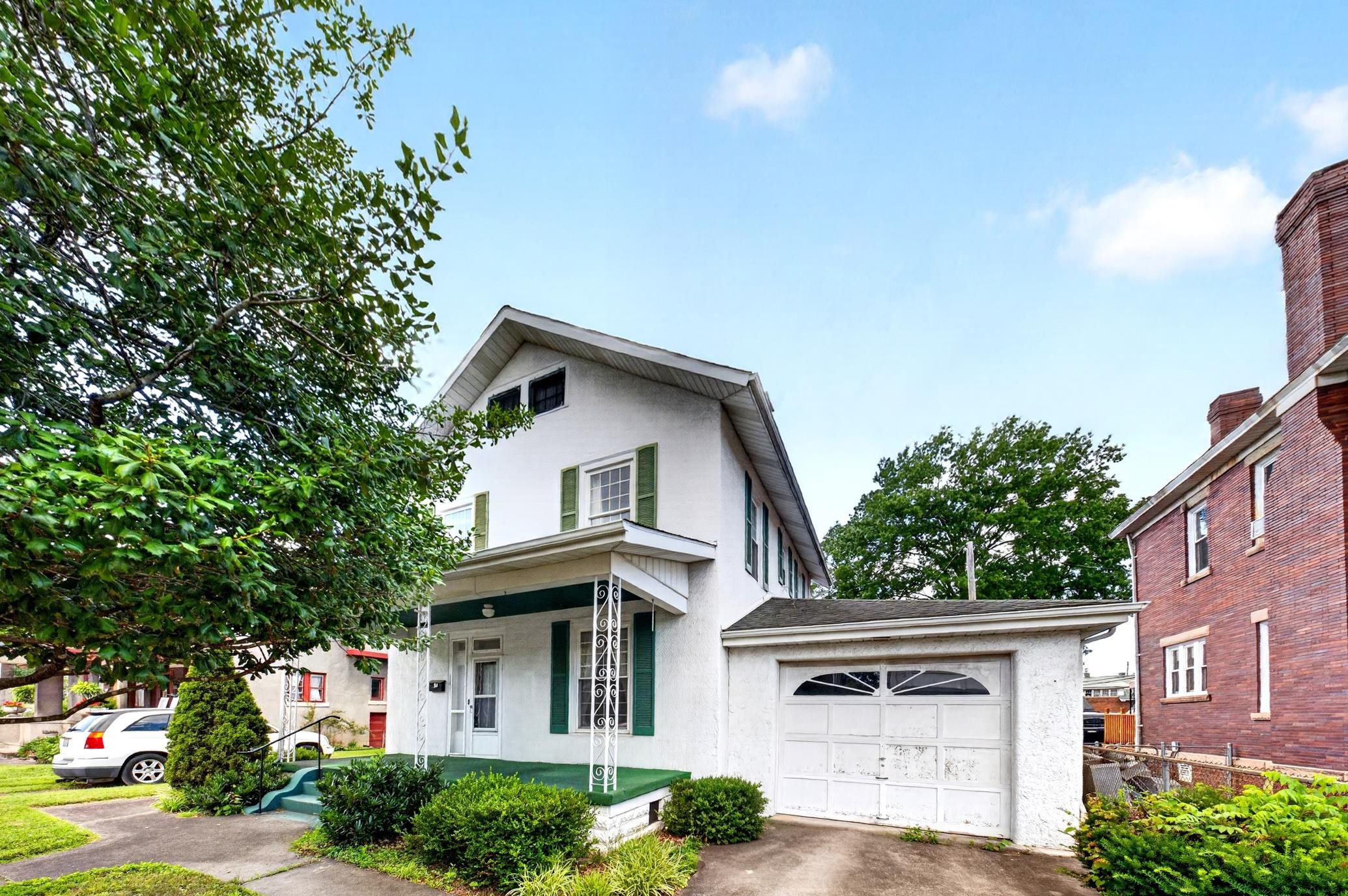 https://zimg.paragon.ice.com/ParagonImages/Property/PH/AABRKY/60850/1/0/0/dfea93e3357e9d7711e7b7064abd0575/0/46ecc5dcddb8b4759842e3527fd4ed7b/60850-400bab1c-a18c-4197-8fbc-d749620f391e.JPG