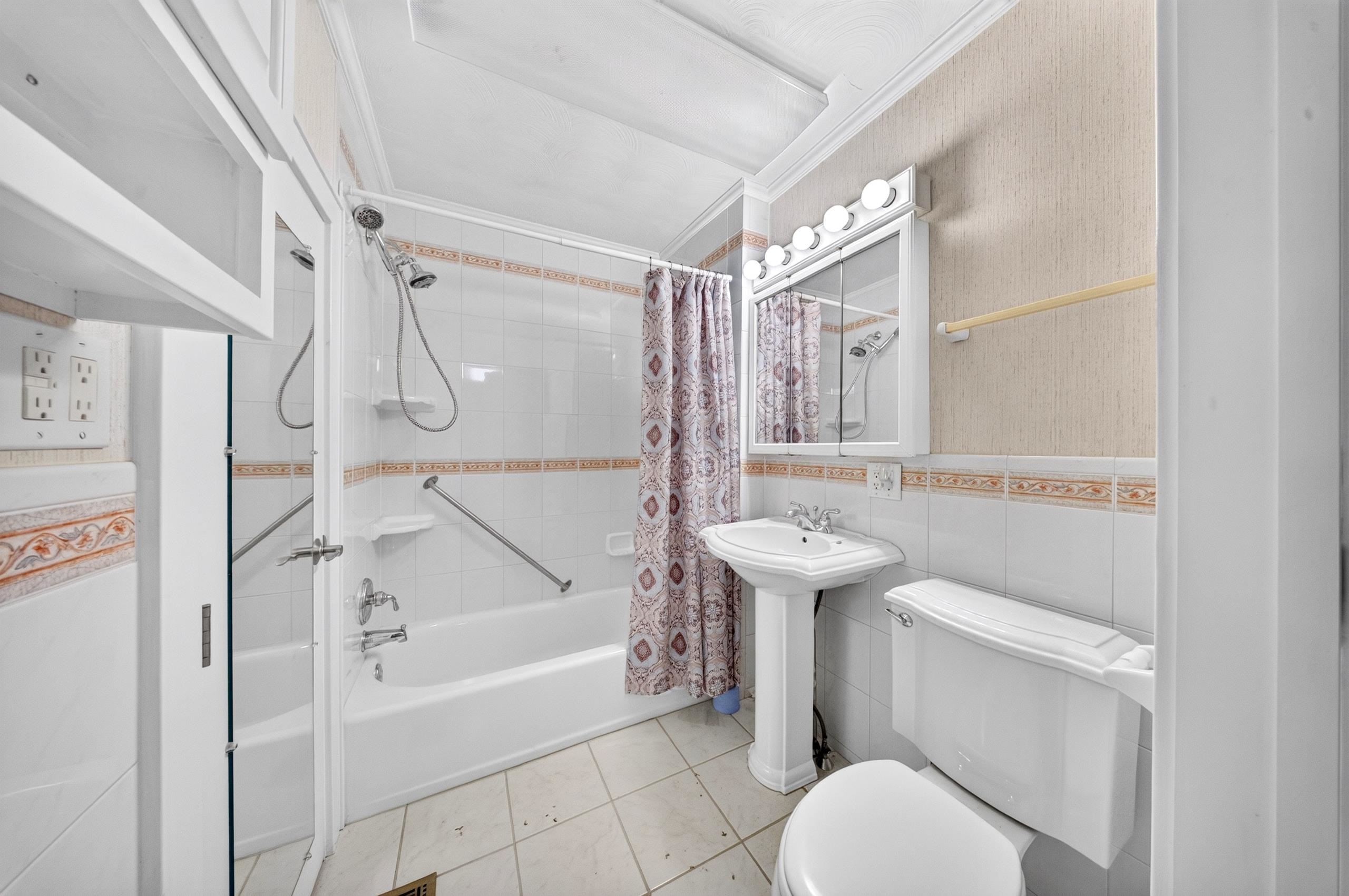 https://zimg.paragon.ice.com/ParagonImages/Property/PH/AABRKY/60850/9/0/0/4500fcb665ad9d5a609e982c10af44ff/0/46ecc5dcddb8b4759842e3527fd4ed7b/60850-cbe9db55-38ce-4472-810e-c7bac3343a05.JPG