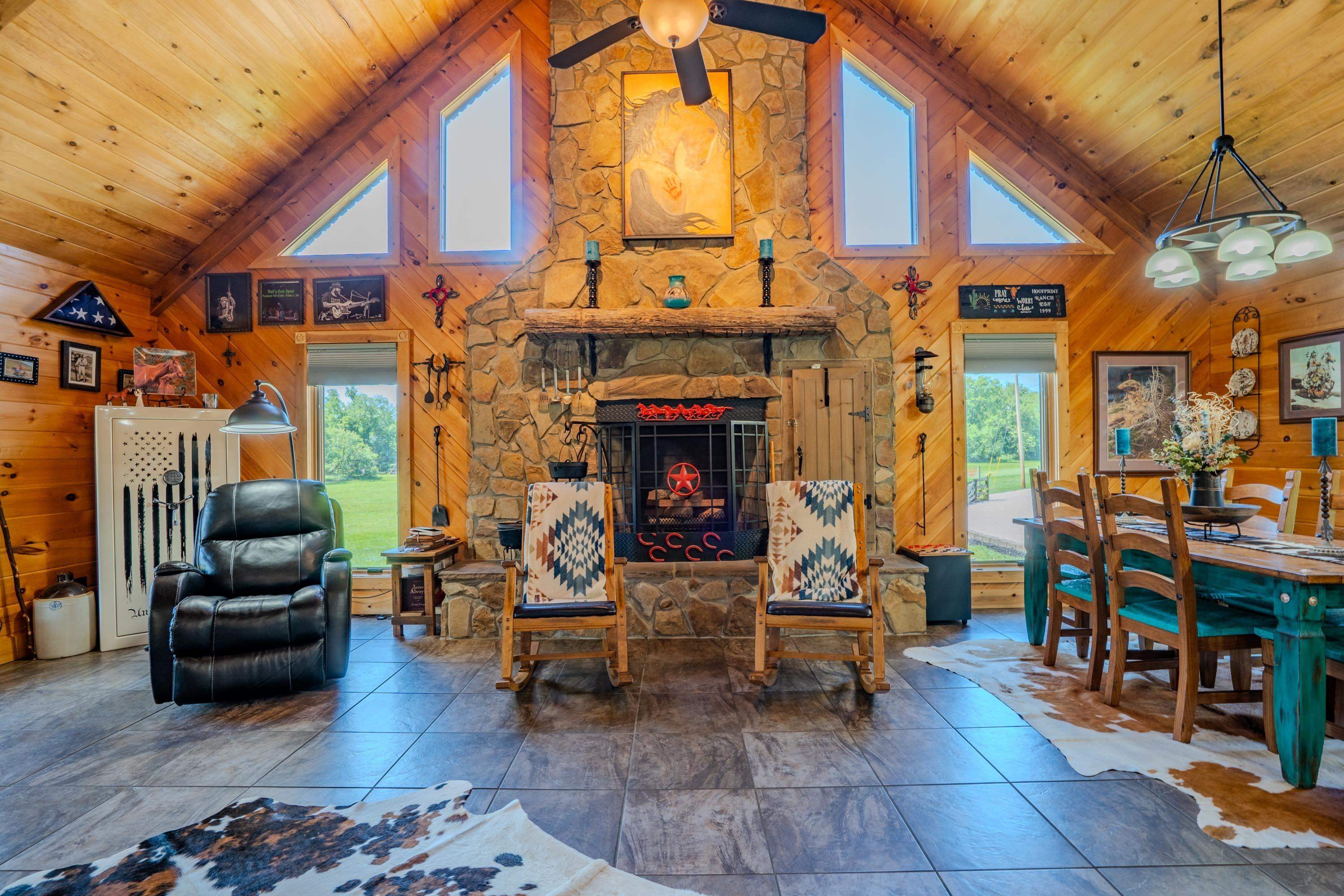 https://zimg.paragon.ice.com/ParagonImages/Property/PH/AABRKY/60853/10/0/0/9733b83e4d273375012bbb7ad7da577e/0/b015ad0218997fdf495c42fa2a017c8a/60853-3c74bc66-4ec7-45b7-b0aa-9030f0a19264.JPG