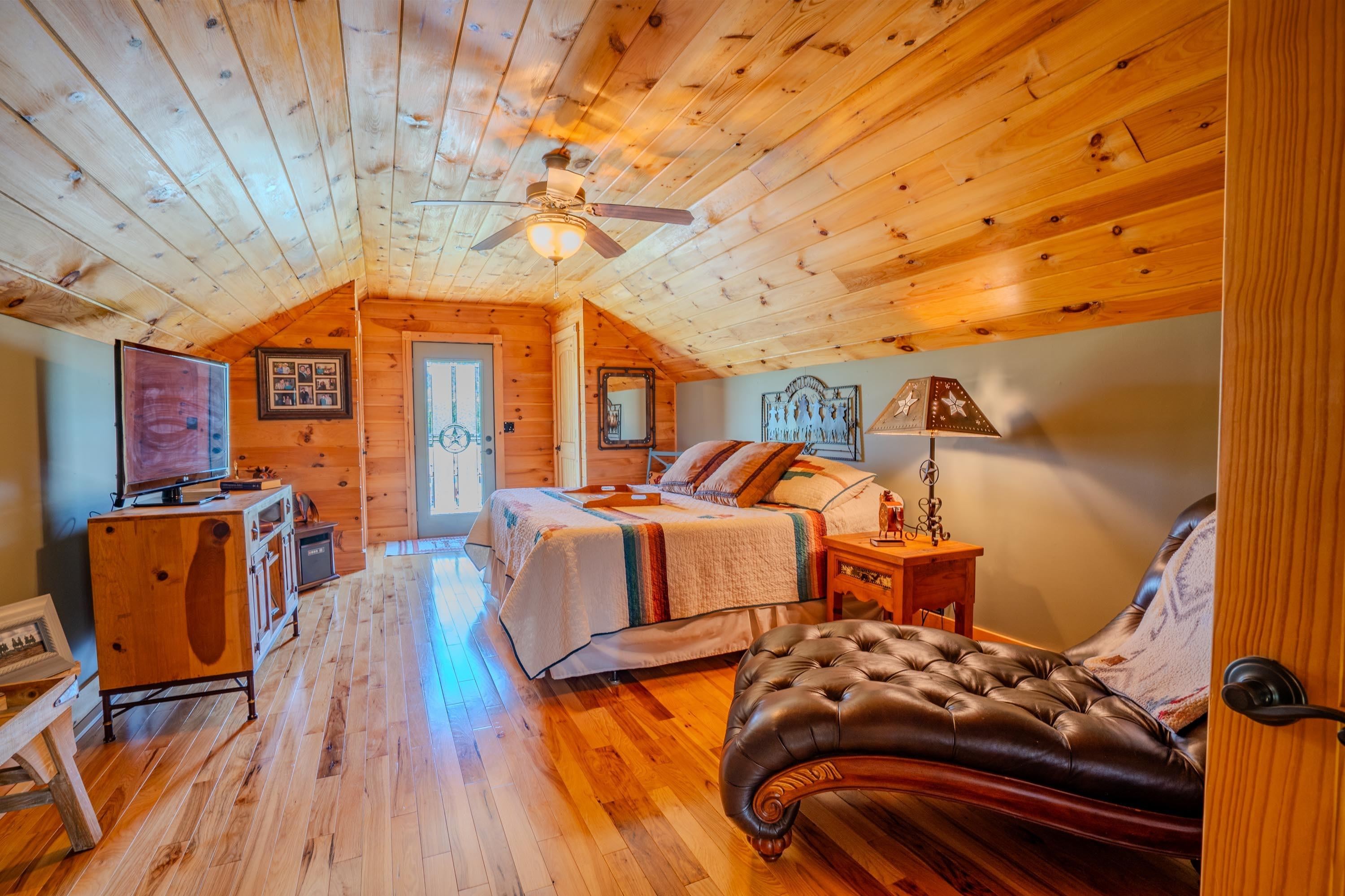 https://zimg.paragon.ice.com/ParagonImages/Property/PH/AABRKY/60853/11/0/0/d5fe62e1fce8c58116f31290b5fd1730/0/b015ad0218997fdf495c42fa2a017c8a/60853-d9f7dc90-48c3-4202-ac0d-5958ab5bfff5.JPG
