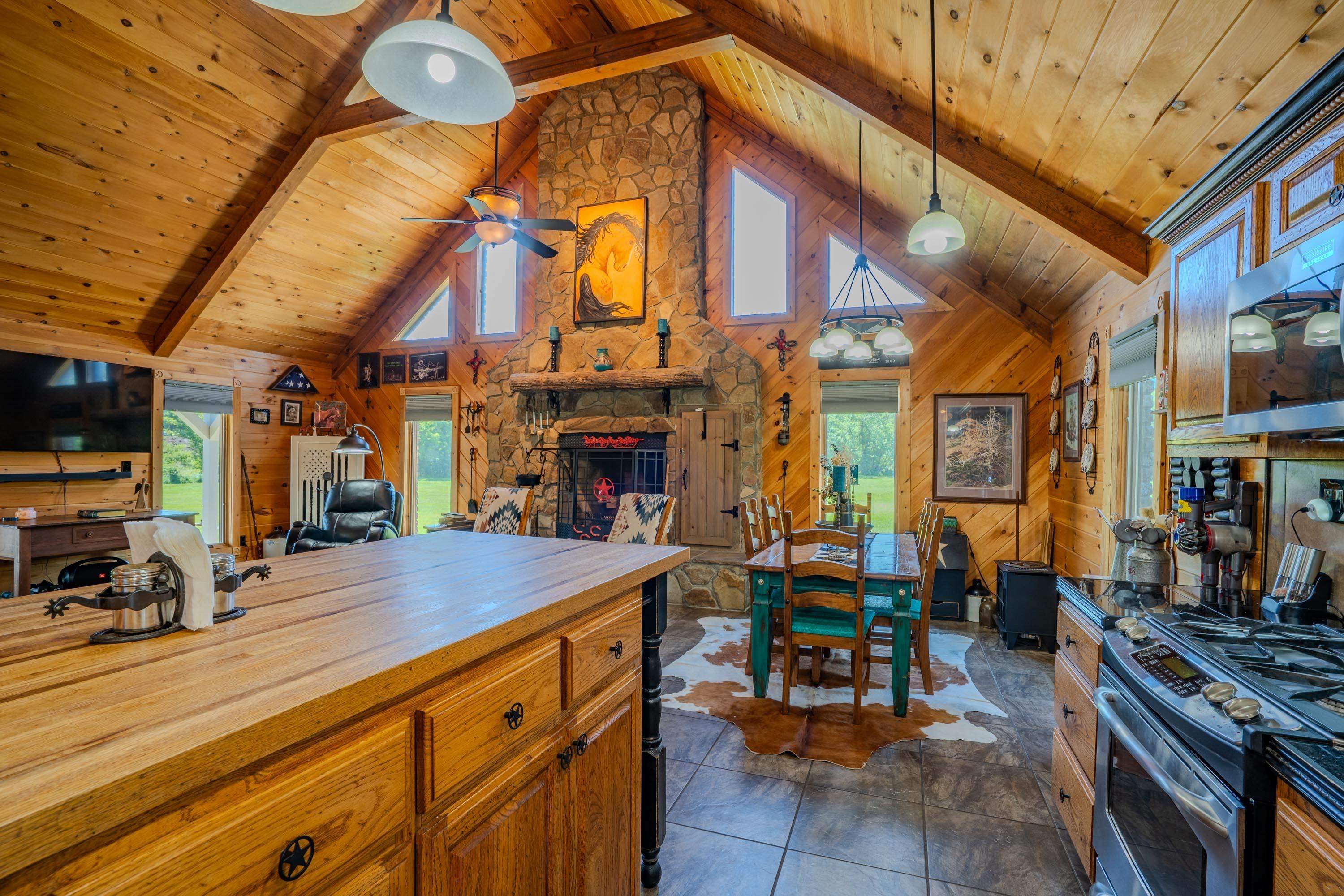 https://zimg.paragon.ice.com/ParagonImages/Property/PH/AABRKY/60853/12/0/0/7d013bb1a4acef78e6c0755e4d463a3e/0/b015ad0218997fdf495c42fa2a017c8a/60853-091b3f11-e45c-4bd9-a3f8-38868cd68944.JPG
