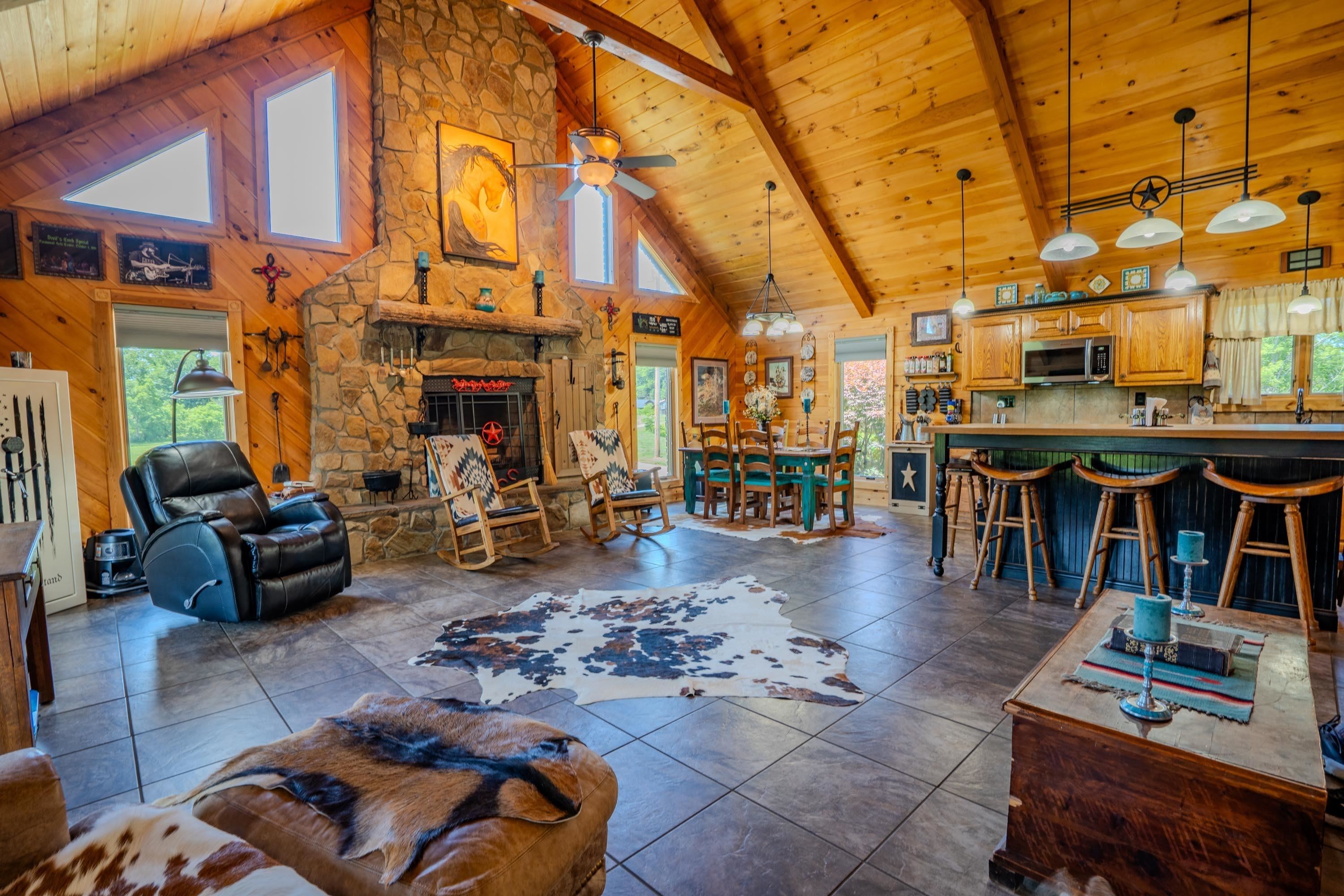 https://zimg.paragon.ice.com/ParagonImages/Property/PH/AABRKY/60853/13/0/0/6891ef437c1d0f33e33a76887077481a/0/b015ad0218997fdf495c42fa2a017c8a/60853-63d81ed3-7ad4-40e6-bfac-e2d4a9f0f069.JPG