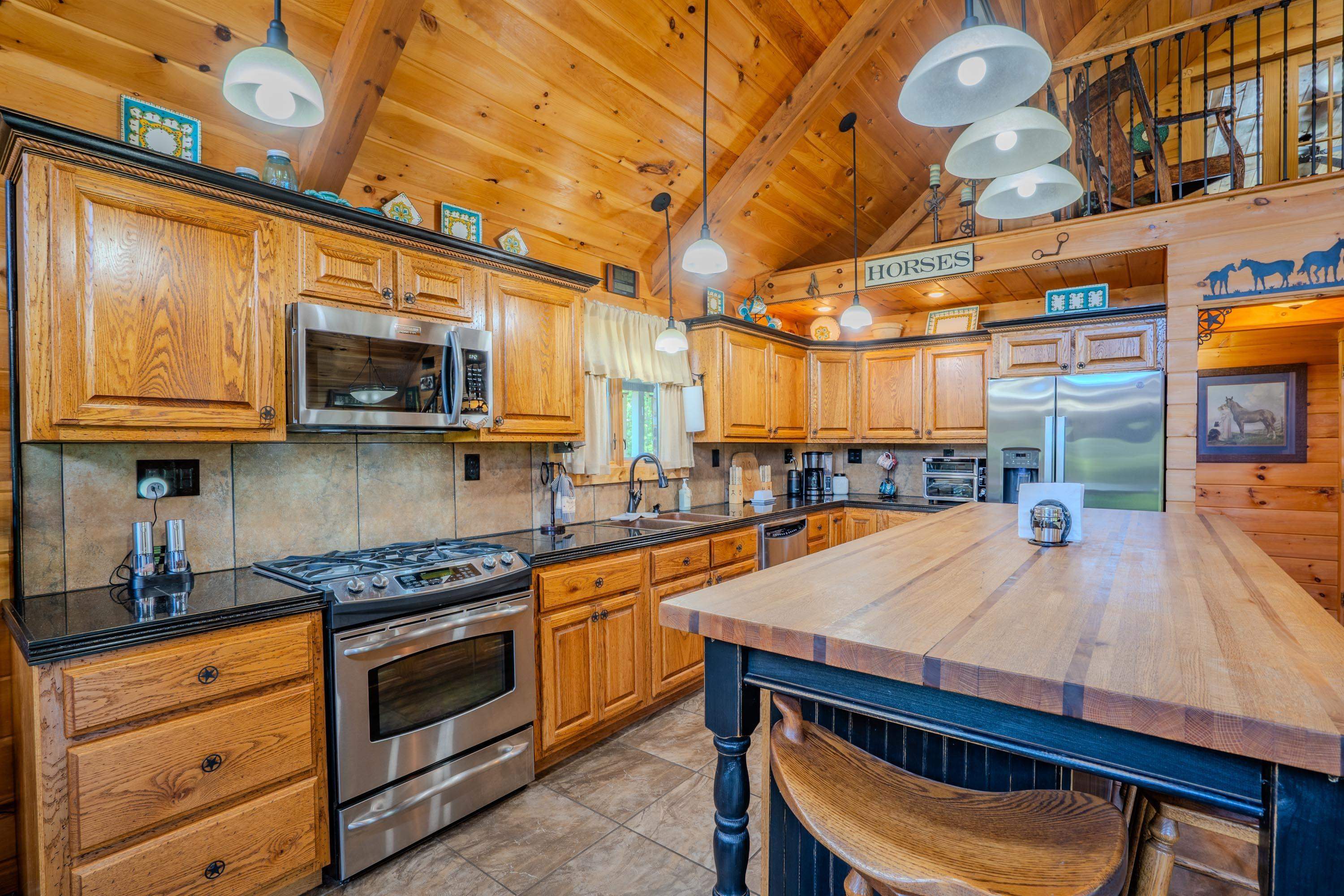 https://zimg.paragon.ice.com/ParagonImages/Property/PH/AABRKY/60853/5/0/0/db10ba58132c71da17e6e80113c6666d/0/b015ad0218997fdf495c42fa2a017c8a/60853-6c20e4fa-f0d3-4d1d-bc69-b19e55f4feef.JPG