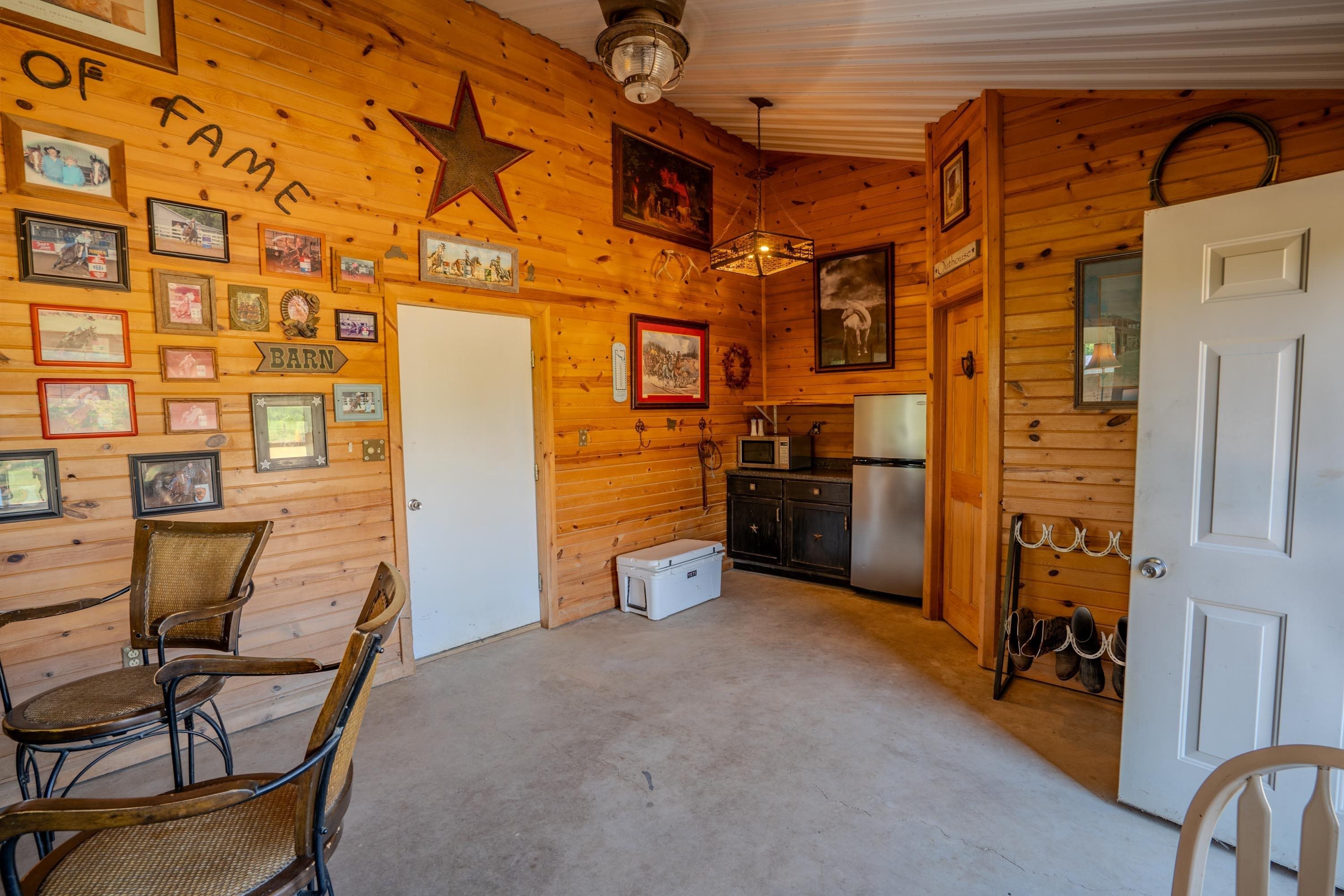 https://zimg.paragon.ice.com/ParagonImages/Property/PH/AABRKY/60853/9/0/0/5b9c16787e2f154b3dd312236afee2bd/0/b015ad0218997fdf495c42fa2a017c8a/60853-b853246f-4edd-468e-8cc1-5adc3a011d83.JPG