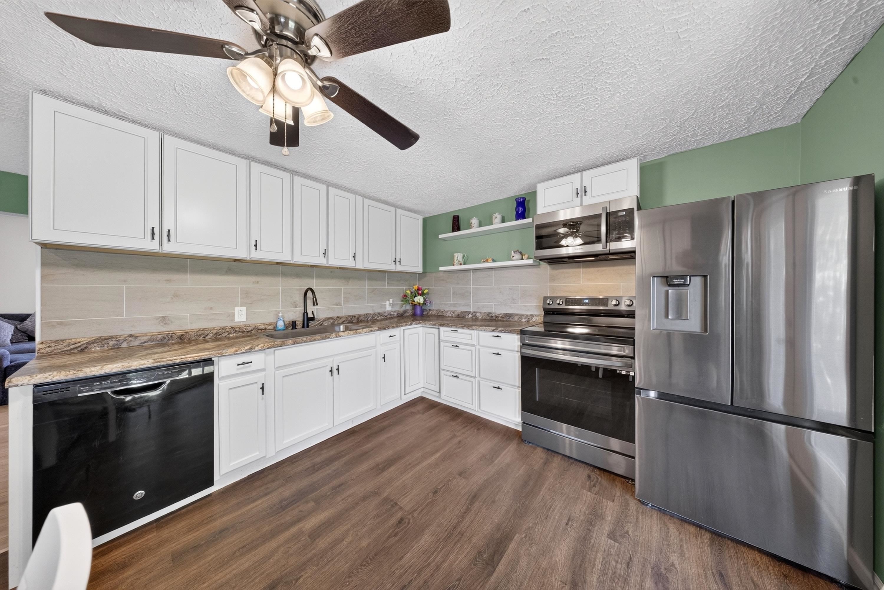 https://zimg.paragon.ice.com/ParagonImages/Property/PH/AABRKY/60854/7/0/0/124aba6fdb63a29faab3815a56fe25fa/0/af672f7fadf5d3251f201982e0f78a11/60854-425b83dc-a66c-4d2b-b71a-a7b16ed20c17.JPG