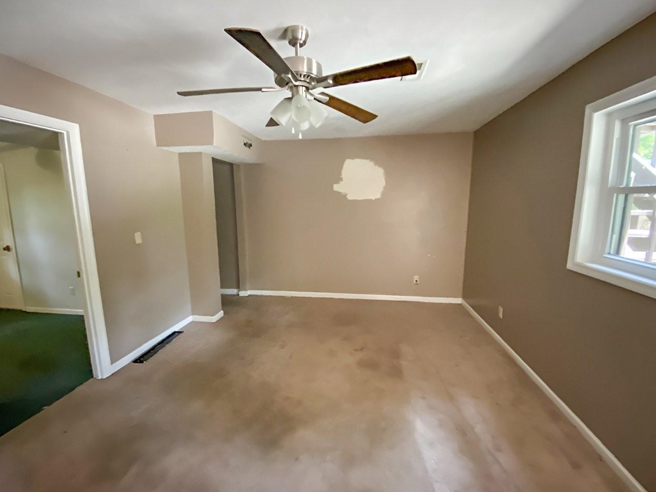 https://zimg.paragon.ice.com/ParagonImages/Property/PH/AABRKY/60856/7/0/0/2cc20f51b942af8cf0416b07fcdc9fc9/0/b8711225491a214062b89e1b5a9d7c24/60856-8358e754-d7ad-4885-be83-a8a5b515c7f6.JPG