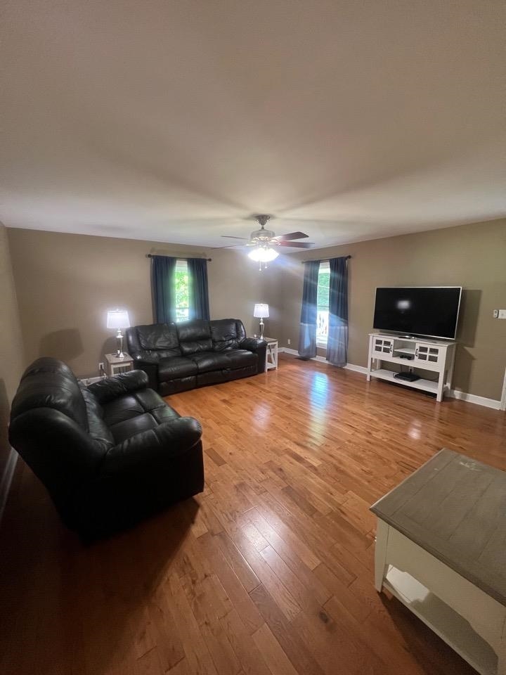 https://zimg.paragon.ice.com/ParagonImages/Property/PH/AABRKY/60859/5/0/0/f9684fa407ca8b16812992747419aa5c/0/7e69a73a8c7ded24f9cdb4206aa8ced7/60859-b942c9af-f30c-408b-894f-efb8473dca3c.JPG