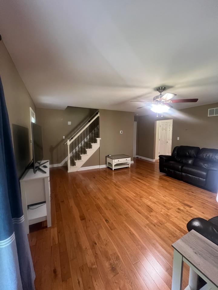 https://zimg.paragon.ice.com/ParagonImages/Property/PH/AABRKY/60859/6/0/0/525f2c6239b3e46feef53de99be43732/0/7e69a73a8c7ded24f9cdb4206aa8ced7/60859-2d3a2972-89ce-42e0-a850-3583460cf97c.JPG