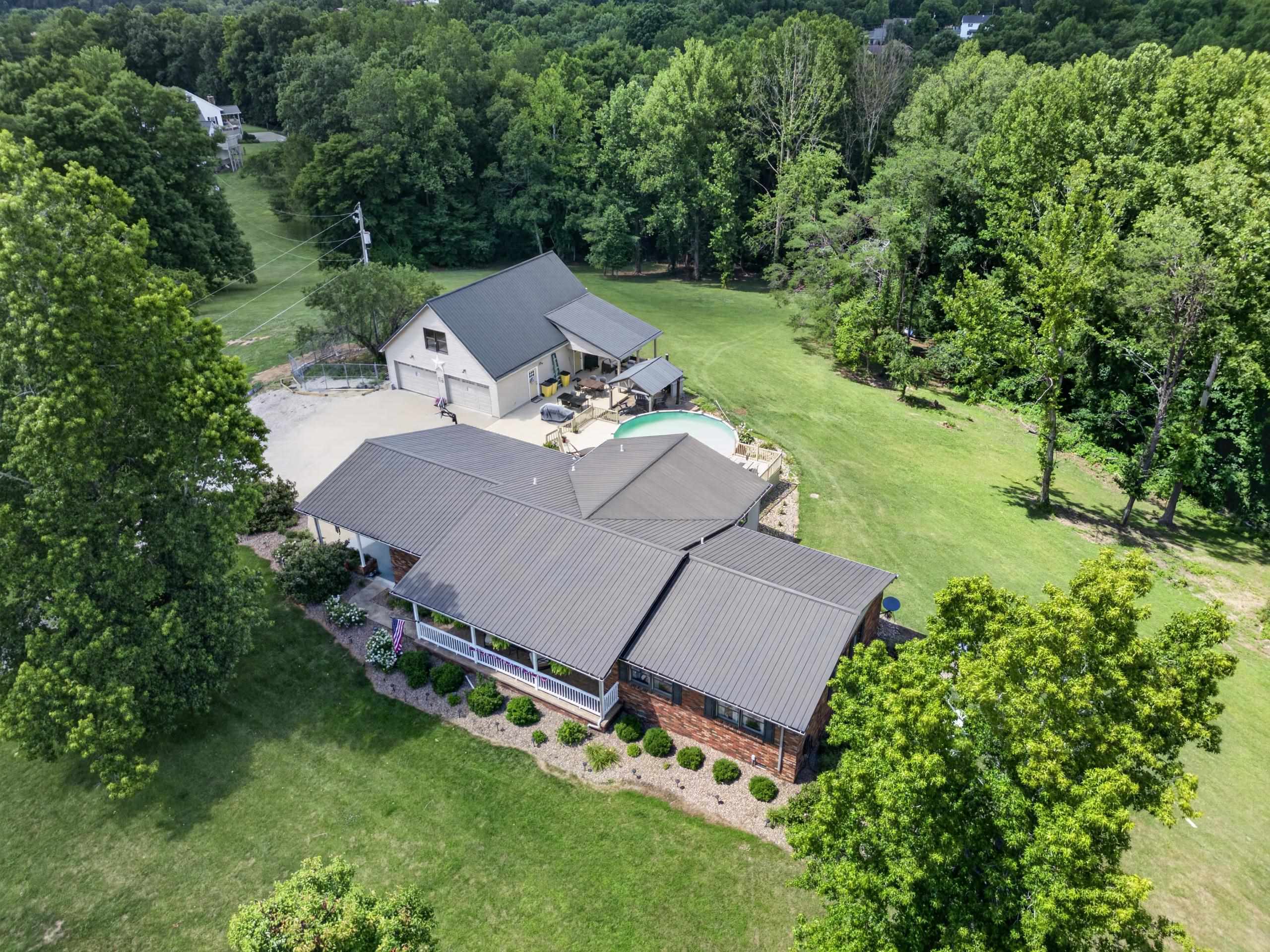 https://zimg.paragon.ice.com/ParagonImages/Property/PH/AABRKY/60860/3/0/0/ebc200b0985bcb6400a871259c61ae40/0/c5207d5431d3756cb625cfd1fbccc767/60860-e8e433cb-f035-41ca-bf28-b6282b1a939d.JPG