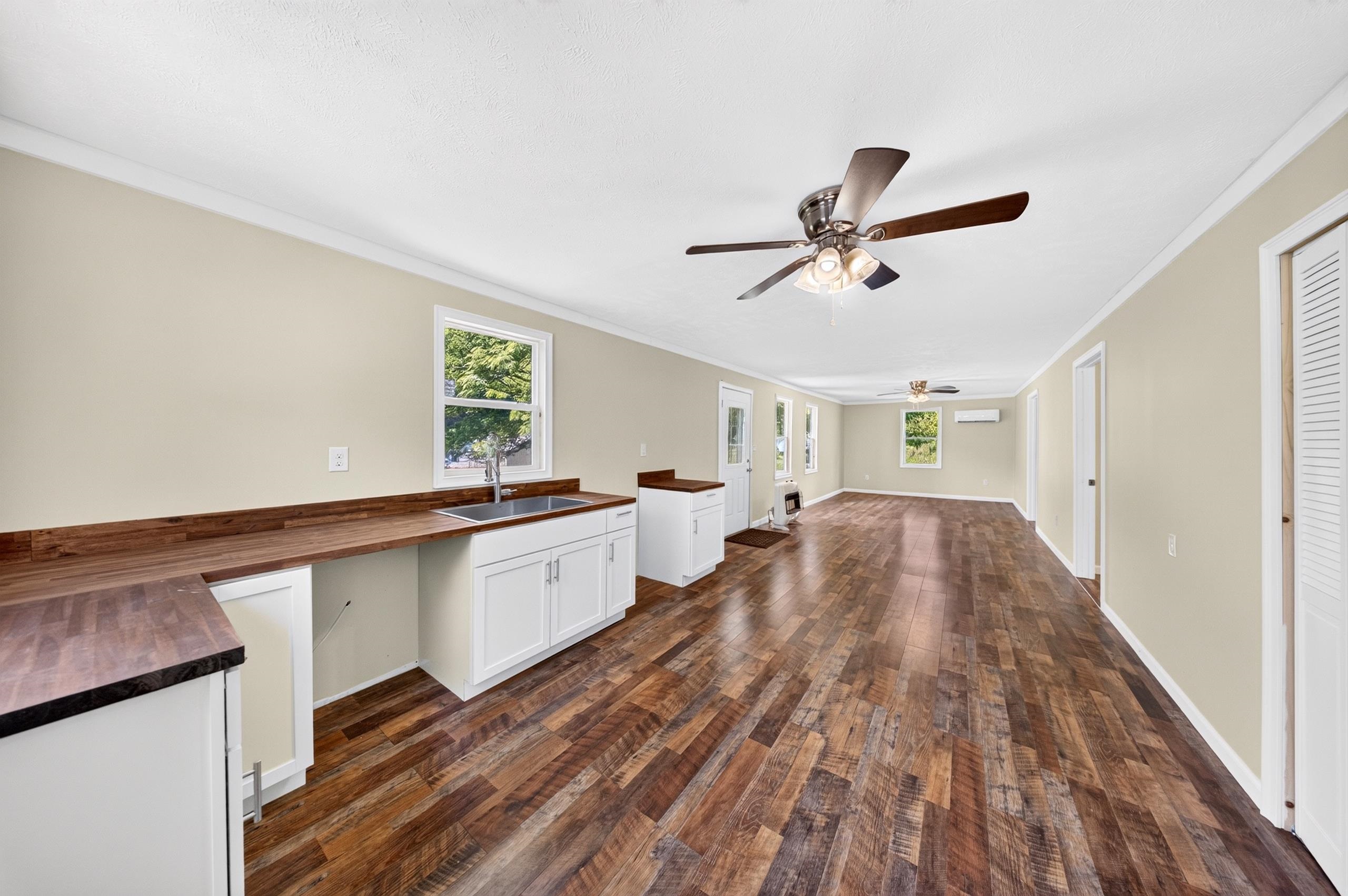 https://zimg.paragon.ice.com/ParagonImages/Property/PH/AABRKY/60862/1/0/0/324c4ada6a8036dc54eb69f3d4d9eb4a/0/869c937f005f0da10922b79b878d2b7a/60862-589ddc04-93f7-4640-99e7-2d21a67caa3f.JPG