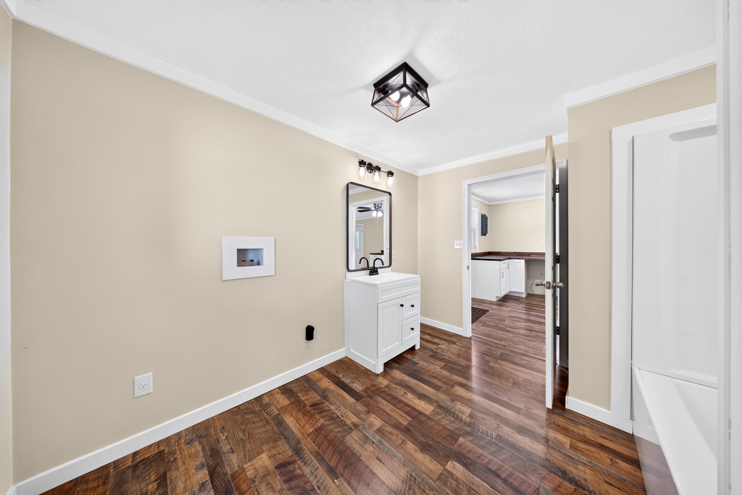https://zimg.paragon.ice.com/ParagonImages/Property/PH/AABRKY/60862/10/0/0/39bcce42b8e981602528389716050327/0/869c937f005f0da10922b79b878d2b7a/60862-18242427-09de-4dba-bfec-f715d50dc0d8.JPG