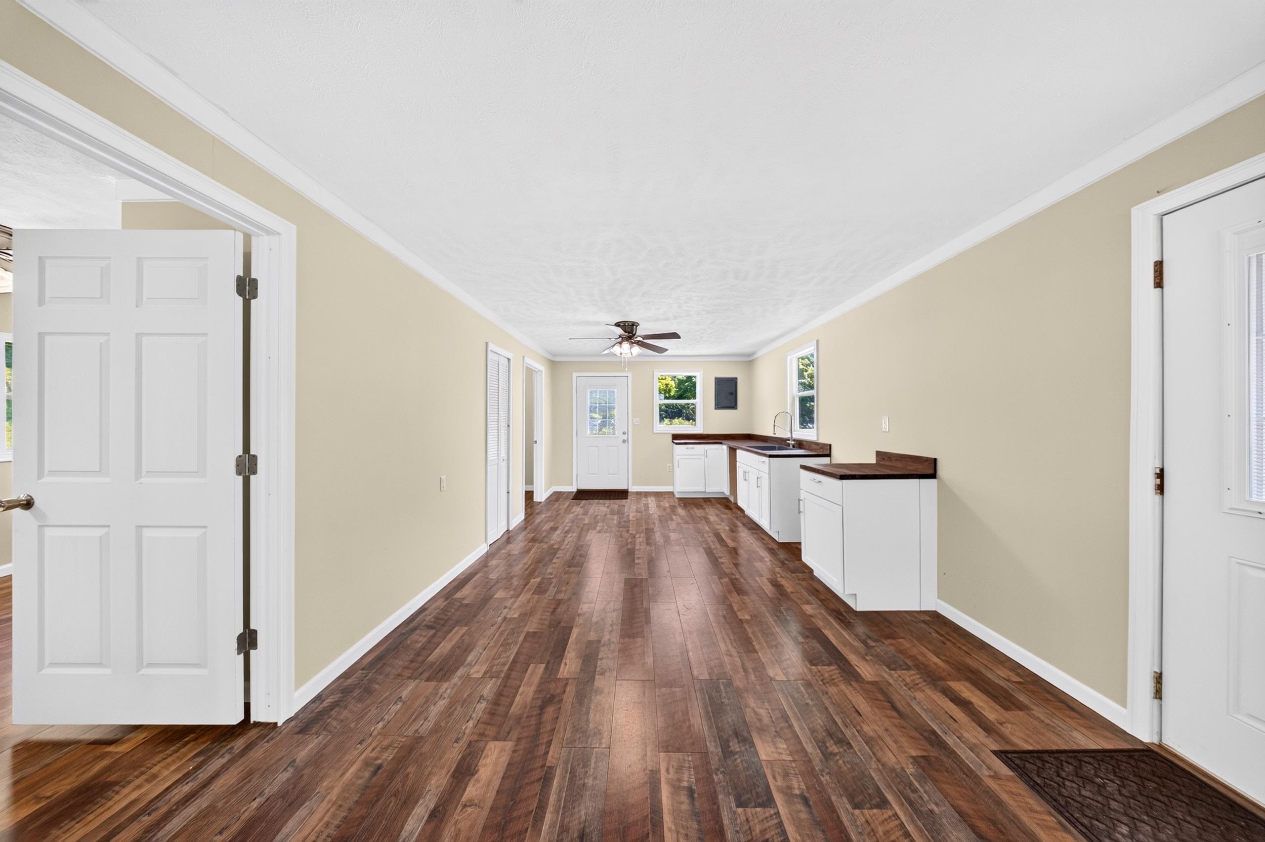 https://zimg.paragon.ice.com/ParagonImages/Property/PH/AABRKY/60862/3/0/0/02a1a00b3dbfcd96d5174f96e1abaac6/0/869c937f005f0da10922b79b878d2b7a/60862-779977fb-88f8-473c-a934-82fee2413f01.JPG