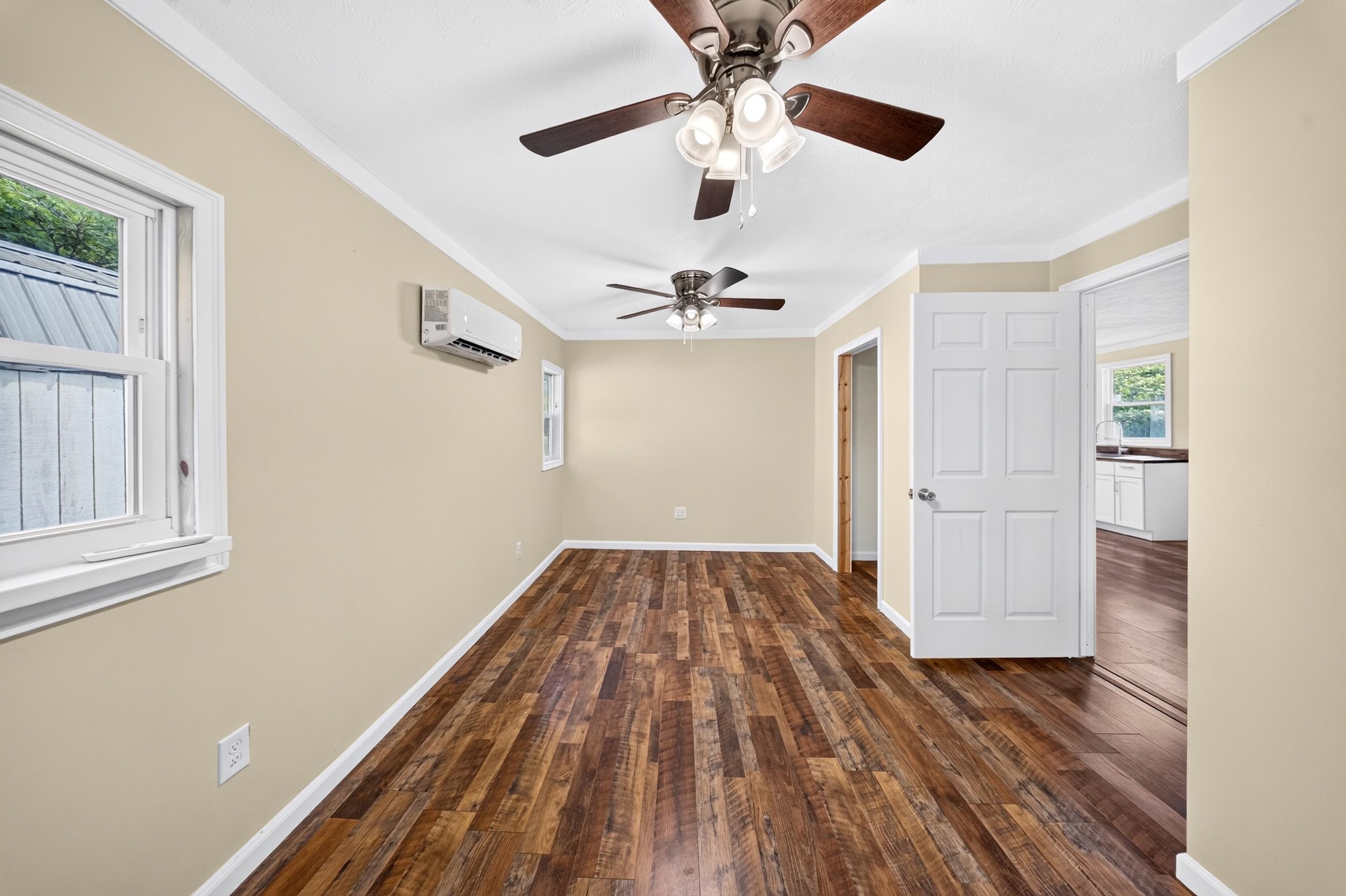 https://zimg.paragon.ice.com/ParagonImages/Property/PH/AABRKY/60862/7/0/0/df497d1fcb92446ab688ab9a56d67d0f/0/869c937f005f0da10922b79b878d2b7a/60862-6204b053-5051-404a-90f7-f3d63887d7dc.JPG