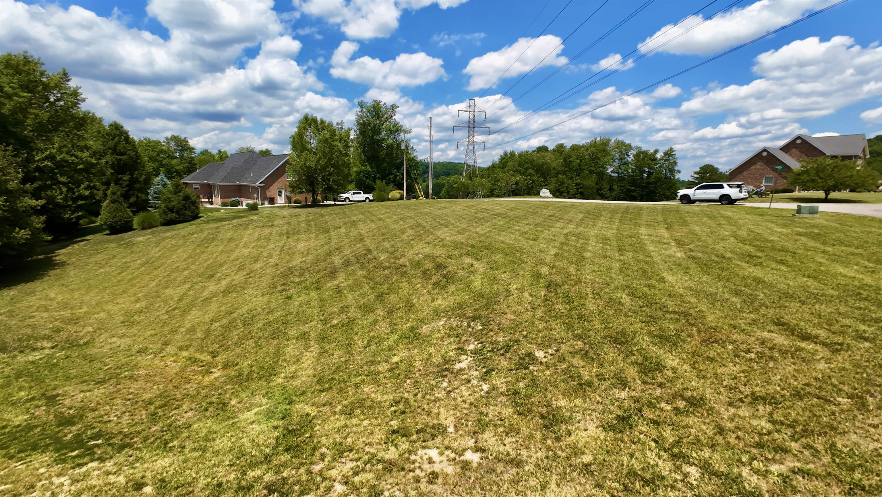 https://zimg.paragon.ice.com/ParagonImages/Property/PH/AABRKY/60863/1/0/0/f66f52680d631b53f500a6fa446a0eb1/0/0483c2b471c1a29de7128f7a6565eb53/60863-77a997c6-bacd-4624-ac80-3319d2910bee.JPG