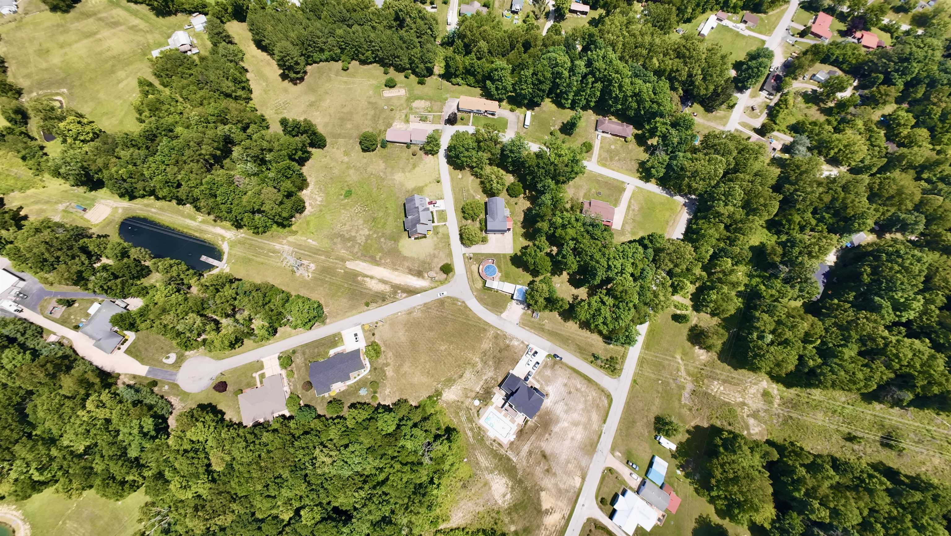 https://zimg.paragon.ice.com/ParagonImages/Property/PH/AABRKY/60863/6/0/0/5145182884375c53ddfa57e519202338/0/0483c2b471c1a29de7128f7a6565eb53/60863-d2e209f8-d69e-4321-b883-ce9c7d33a2e9.JPG