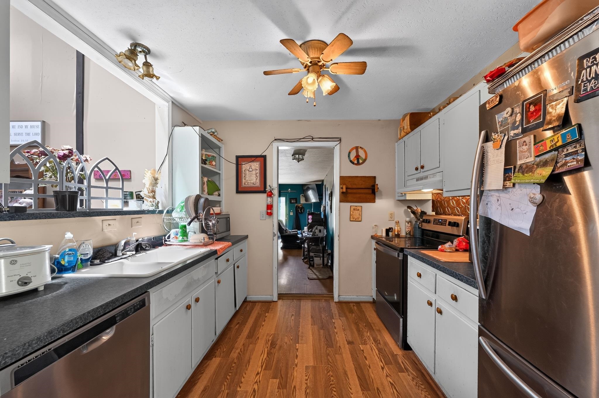 https://zimg.paragon.ice.com/ParagonImages/Property/PH/AABRKY/60864/14/0/0/527fa34145f52388f64b4fed981fd05f/0/cd0147e58e853cad85ba8dcd87ce22c1/60864-fdd7c011-1f4c-4589-a448-cd906c48ae7e.JPG