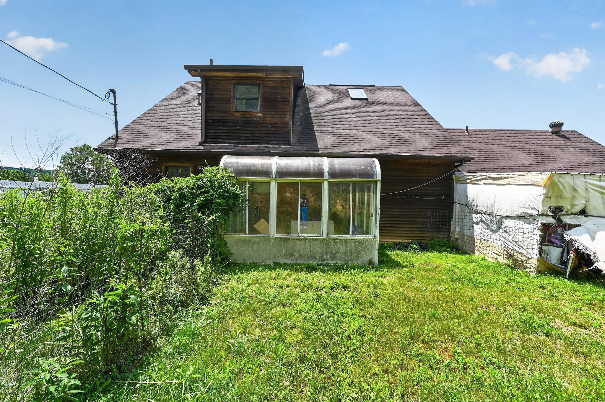 https://zimg.paragon.ice.com/ParagonImages/Property/PH/AABRKY/60864/2/0/0/2d93c40e4e0d6900a8af268441063846/0/cd0147e58e853cad85ba8dcd87ce22c1/60864-f1a57a6b-7bb1-4321-bd2a-1528bd84a003.JPG