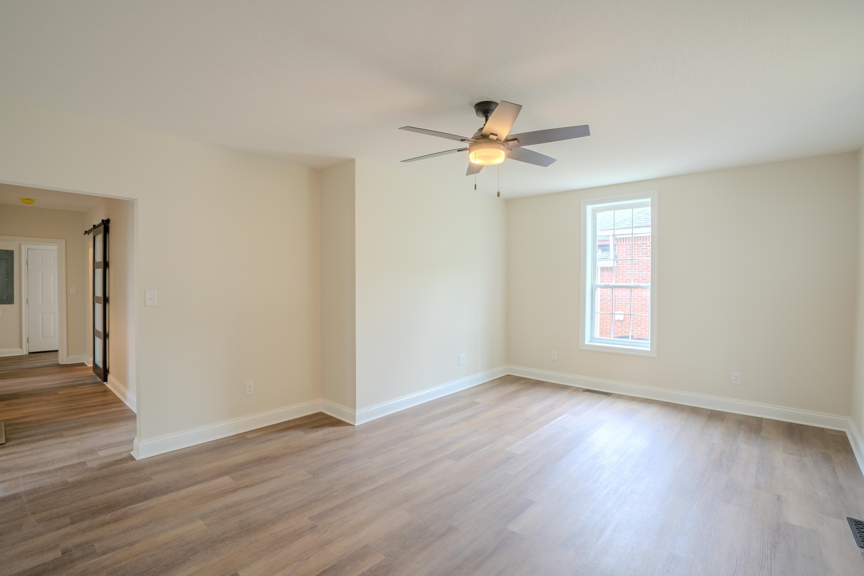 https://zimg.paragon.ice.com/ParagonImages/Property/PH/AABRKY/60865/11/0/0/6cff3c070d634a039492d11ca28589b0/0/19f7bf3765327037ff730778f4506746/60865-549ea58a-2647-4162-b97f-7194c6583f87.JPG