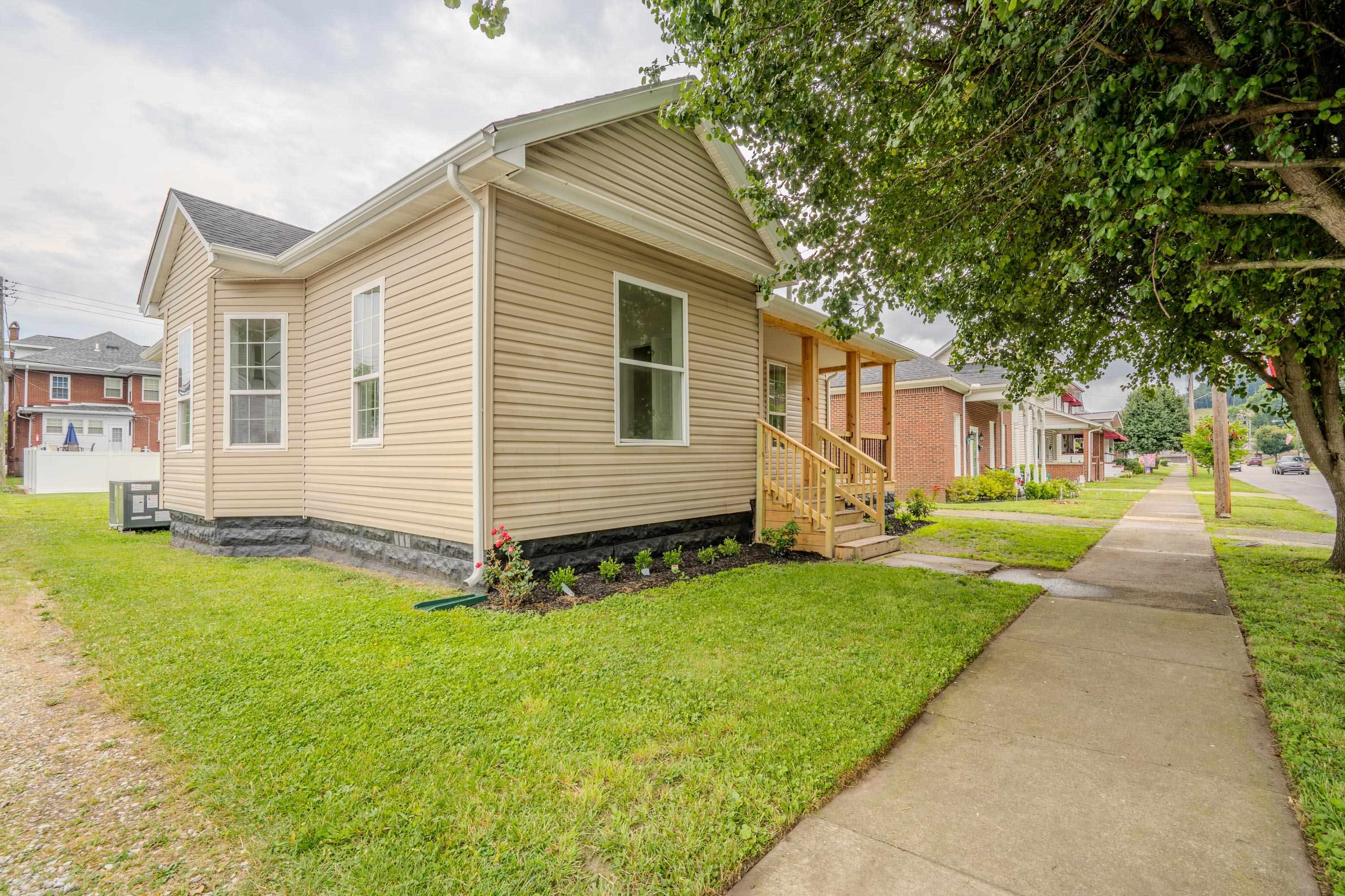 https://zimg.paragon.ice.com/ParagonImages/Property/PH/AABRKY/60865/2/0/0/944f8c4d690bd3223a9321ac86120b49/0/19f7bf3765327037ff730778f4506746/60865-afacb97d-0c95-4d18-b46c-7ea26c112c59.JPG