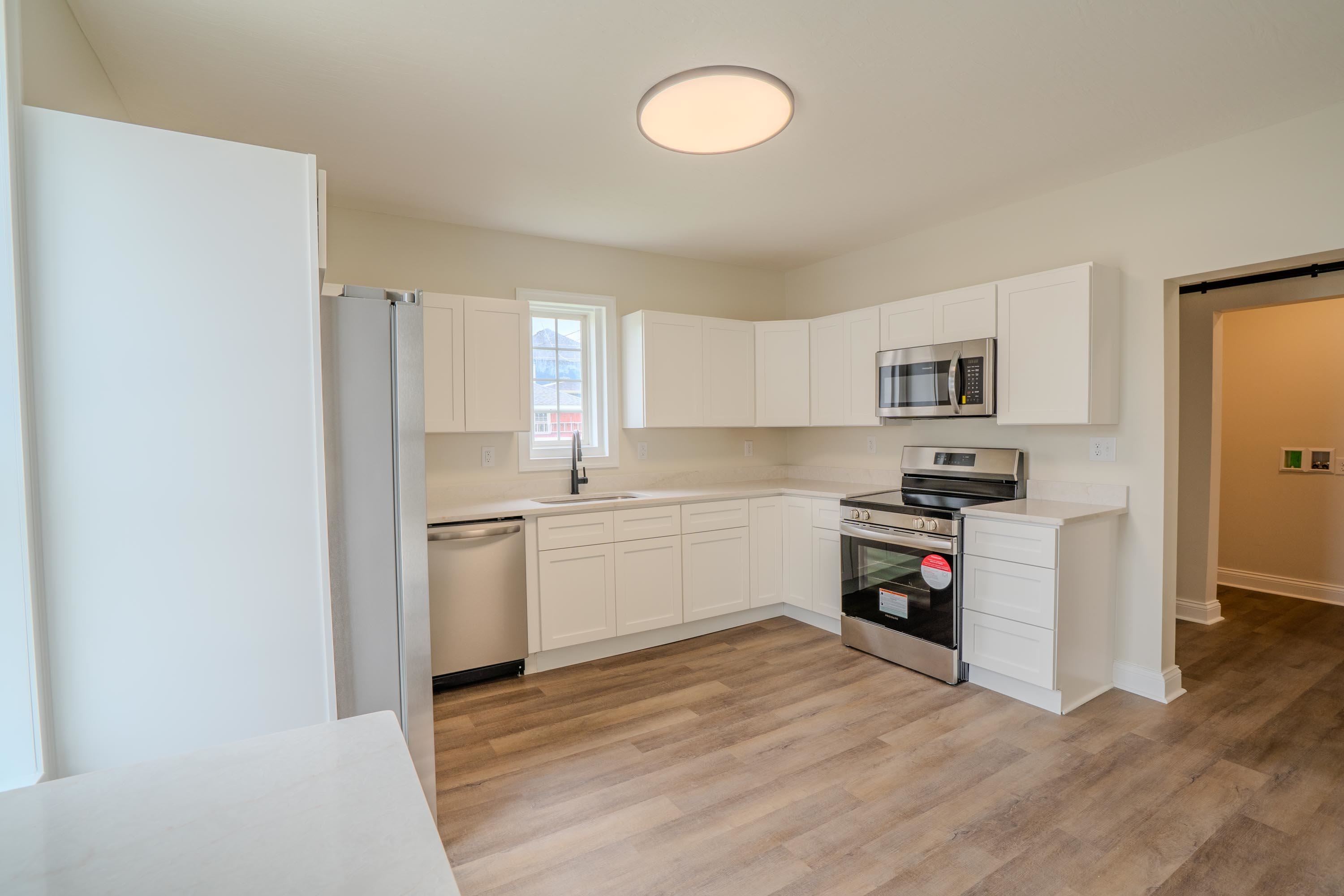 https://zimg.paragon.ice.com/ParagonImages/Property/PH/AABRKY/60865/8/0/0/946a319d0e37b8bce72299bdaca4edd6/0/19f7bf3765327037ff730778f4506746/60865-9c1a16e0-80a0-41b7-a6a6-3b47d931fe99.JPG
