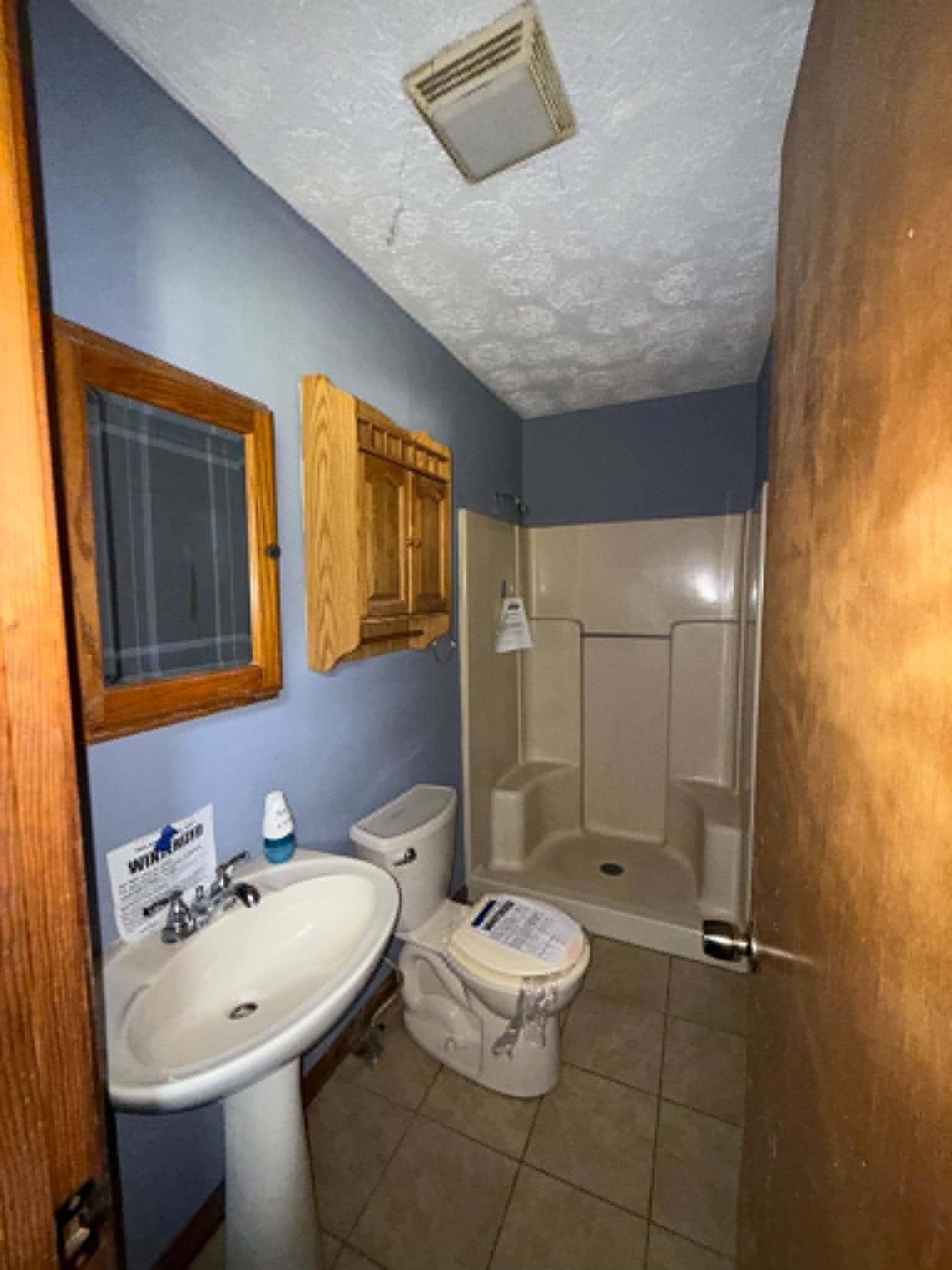 https://zimg.paragon.ice.com/ParagonImages/Property/PH/AABRKY/60866/11/0/0/c0670b5bd116f93fd69993d757e26506/0/9f69343f005eefa68e4770ebc9a2d5d7/60866-e14aacdf-551b-4f59-ba48-6a8340da8680.JPG