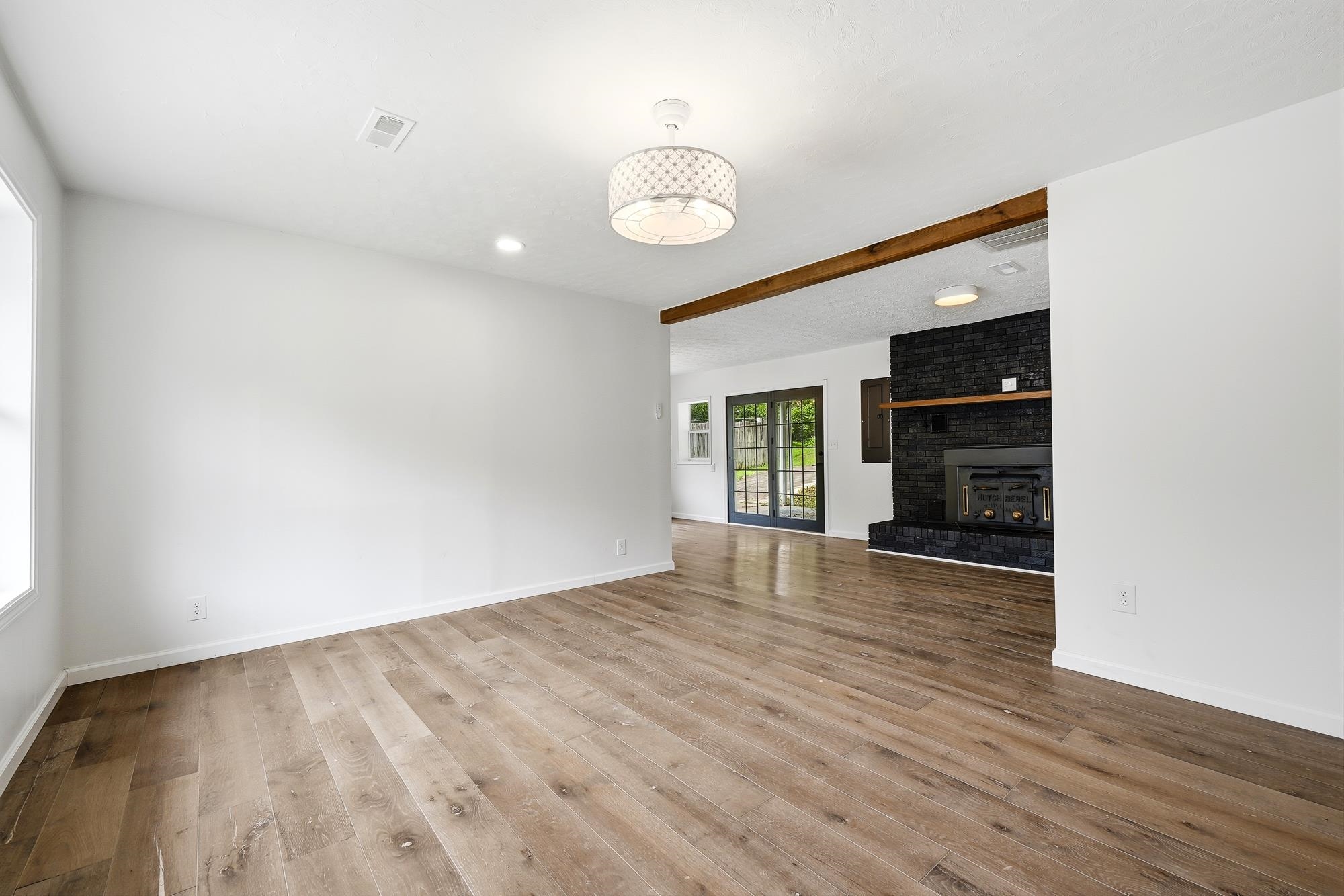https://zimg.paragon.ice.com/ParagonImages/Property/PH/AABRKY/60868/12/0/0/771fe0581b652a7e8d5a9d27808494ee/0/76927fec3f7ef2b55d4e80dfc679d490/60868-ca979898-0ba2-4d2b-9dc3-140c3a35e84d.JPG