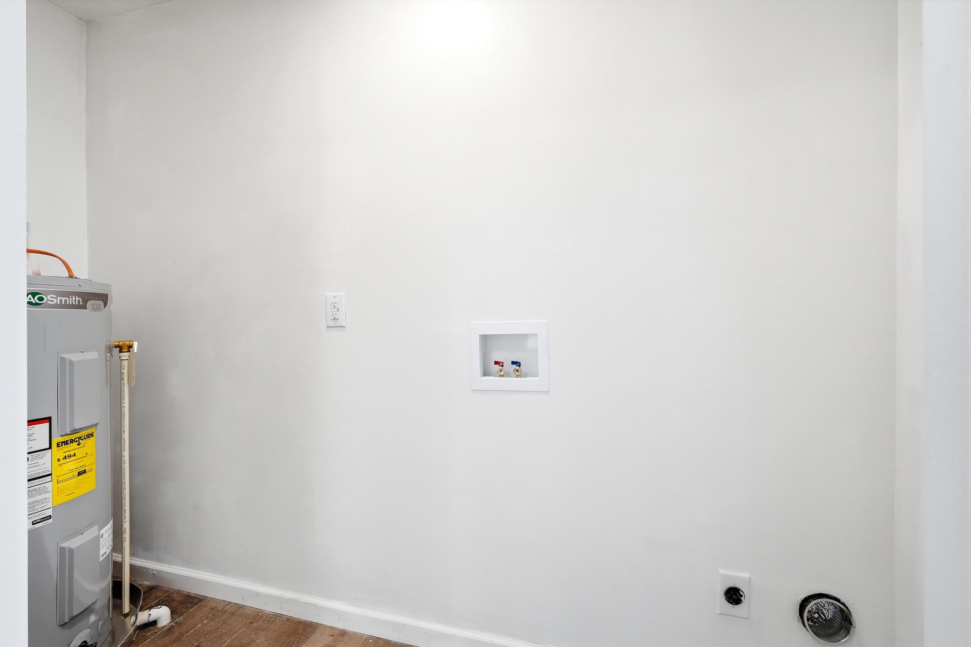 https://zimg.paragon.ice.com/ParagonImages/Property/PH/AABRKY/60868/5/0/0/84c3b94118048db0f3163bb71d9e56b9/0/76927fec3f7ef2b55d4e80dfc679d490/60868-c69e9094-f0e1-48f6-af9d-65f7371738f5.JPG