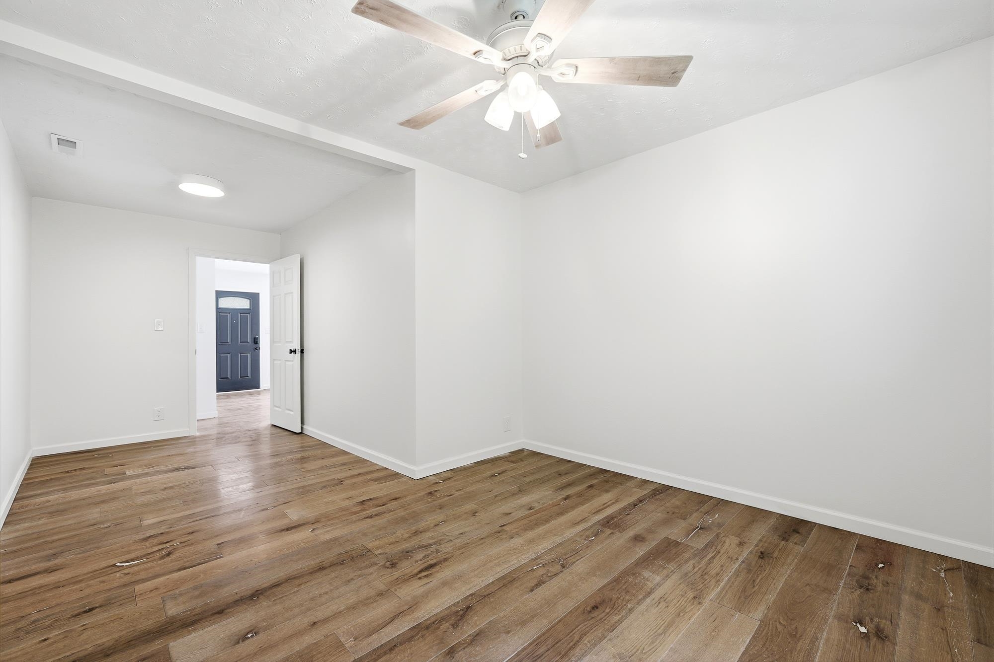 https://zimg.paragon.ice.com/ParagonImages/Property/PH/AABRKY/60868/7/0/0/e1b180b3da4147cbd0dc42f1769ec250/0/76927fec3f7ef2b55d4e80dfc679d490/60868-7737f9ac-2f25-4852-9435-d57f930841f6.JPG