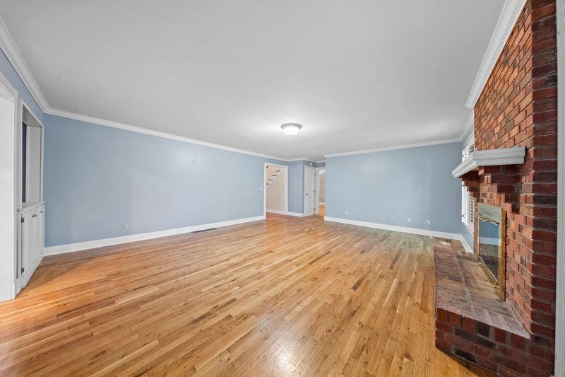 https://zimg.paragon.ice.com/ParagonImages/Property/PH/AABRKY/60869/11/0/0/e076a4a10dfb08d757f6b39ffeb2061c/0/86c94ef3cb213ce23780ff7d7943ec8c/60869-1d7a5068-ba23-4080-ae1e-09d29773c249.JPG