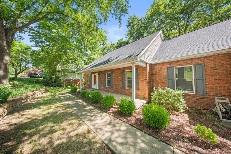 112 Bluebird Drive