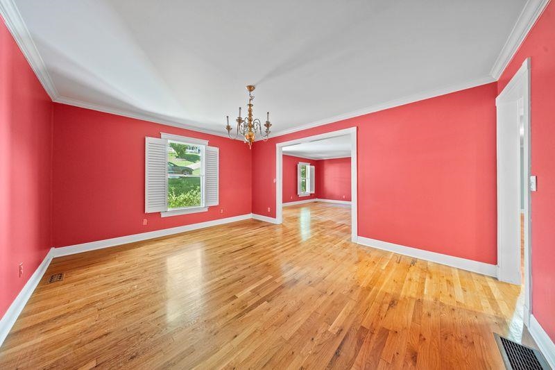 https://zimg.paragon.ice.com/ParagonImages/Property/PH/AABRKY/60869/7/0/0/0e523cf5243ebe14efa3d5413203573d/0/86c94ef3cb213ce23780ff7d7943ec8c/60869-05576244-465d-4552-97b5-e9fc410fab38.JPG