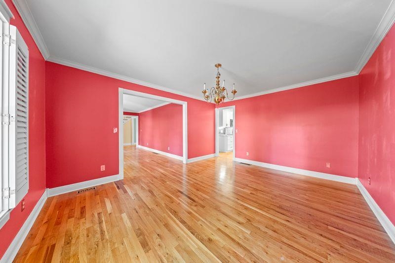 https://zimg.paragon.ice.com/ParagonImages/Property/PH/AABRKY/60869/8/0/0/b0235f90d7edbc6c1df801ecbde1cd4e/0/86c94ef3cb213ce23780ff7d7943ec8c/60869-2a1bf0ad-640f-48a3-86d4-6d5107a9a3fc.JPG