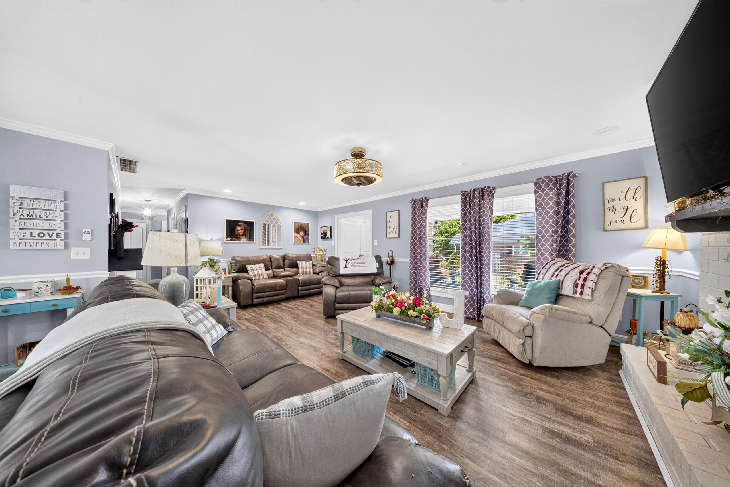 https://zimg.paragon.ice.com/ParagonImages/Property/PH/AABRKY/60873/11/0/0/a9fa9ea2170825cf39d093d05d15d995/0/3b774819b0a0f4ae251d2c4bd826ec09/60873-8be5f625-20f3-46f9-9ef6-f54dcf3b1b53.JPG