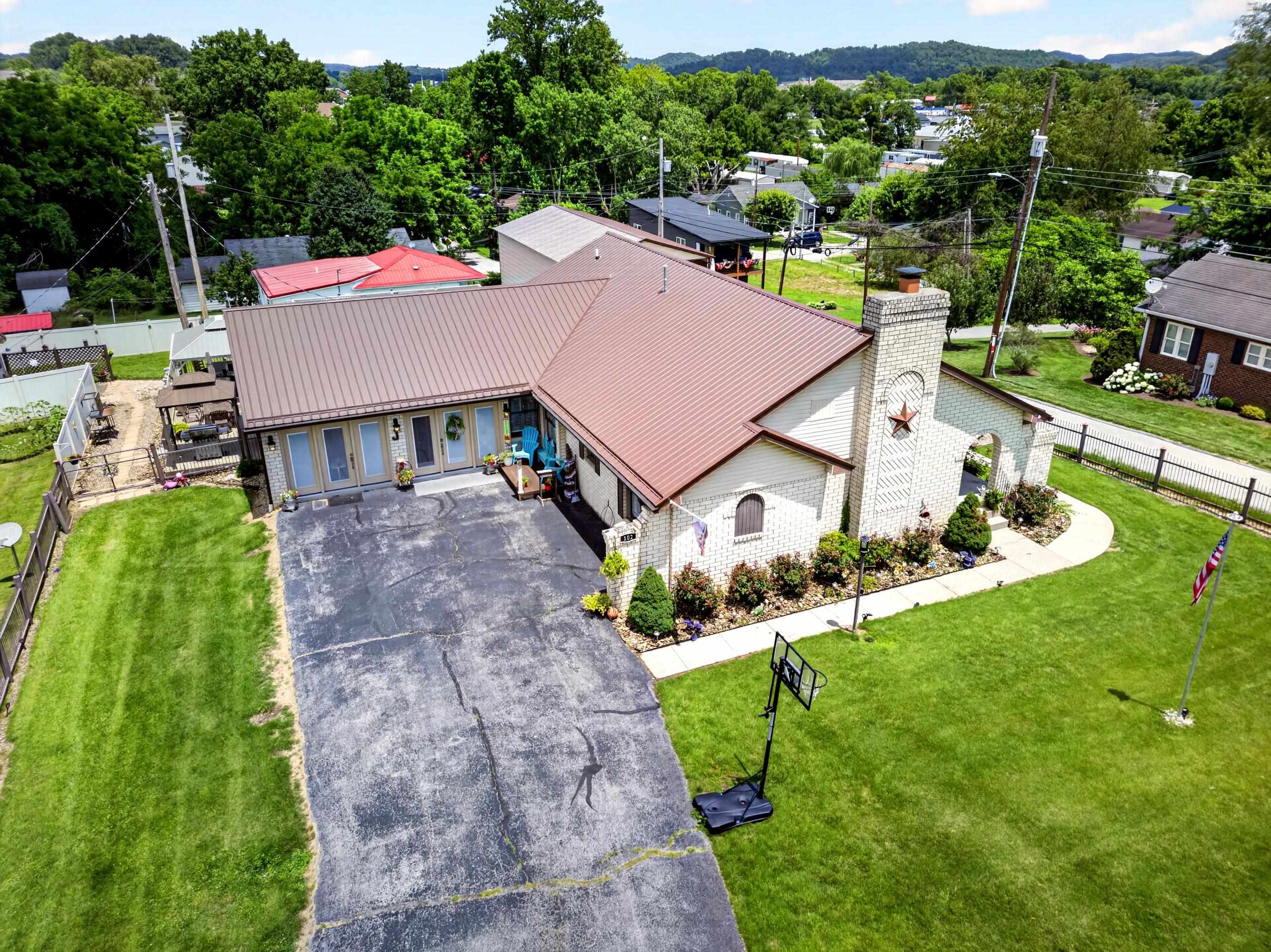 https://zimg.paragon.ice.com/ParagonImages/Property/PH/AABRKY/60873/3/0/0/a58d26a36d2c84a440e0702b57572ac6/0/3b774819b0a0f4ae251d2c4bd826ec09/60873-3958982b-905d-4921-a299-325b680ee0c6.JPG