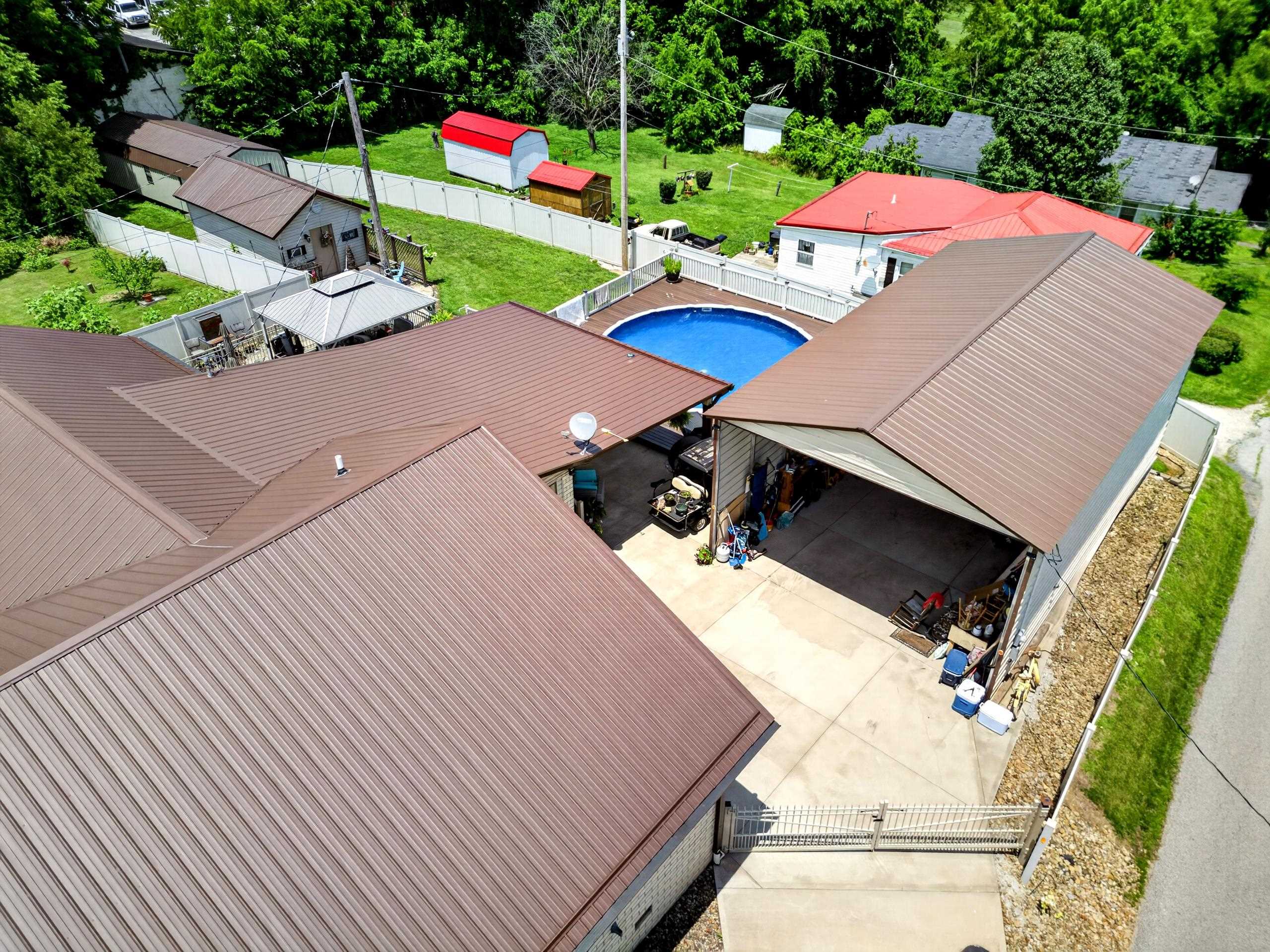 https://zimg.paragon.ice.com/ParagonImages/Property/PH/AABRKY/60873/5/0/0/f84514a7fec04b2d990ae2409b16749b/0/3b774819b0a0f4ae251d2c4bd826ec09/60873-a76a0f51-dfc1-4acc-8e1d-9410fb2f3175.JPG