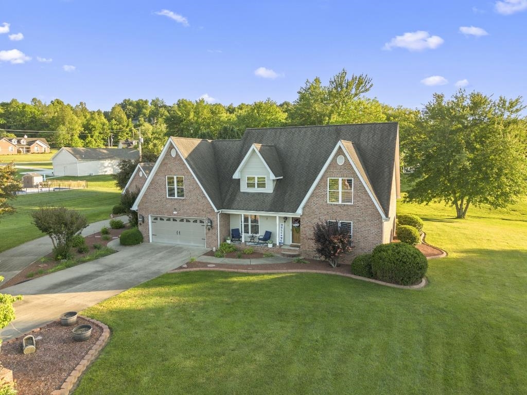 https://zimg.paragon.ice.com/ParagonImages/Property/PH/AABRKY/60874/5/0/0/bbf3d7ba4e7f38c517aefb483c7806ab/0/e19e505eb40e319314beccd8c240c3a6/60874-df6a1c7d-fc84-42c7-9405-e823612e1203.JPG