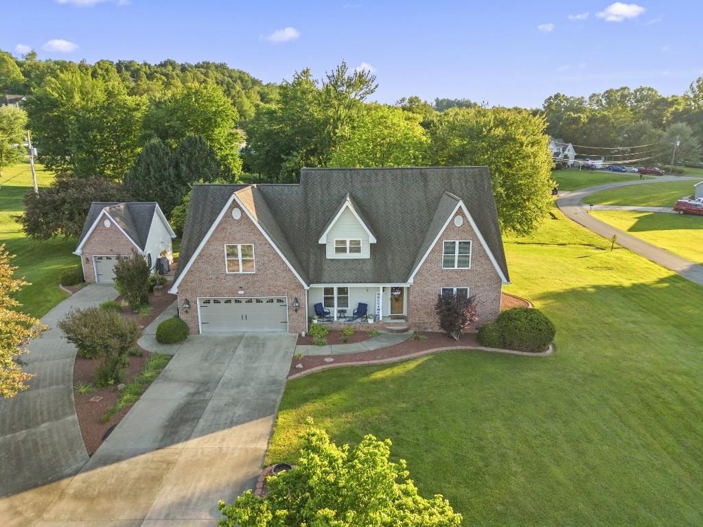 https://zimg.paragon.ice.com/ParagonImages/Property/PH/AABRKY/60874/7/0/0/e1c98af31a880a0620261bbf075f747d/0/e19e505eb40e319314beccd8c240c3a6/60874-77bd5f08-b8ca-4cb7-b63b-26f8a21b0ff5.JPG