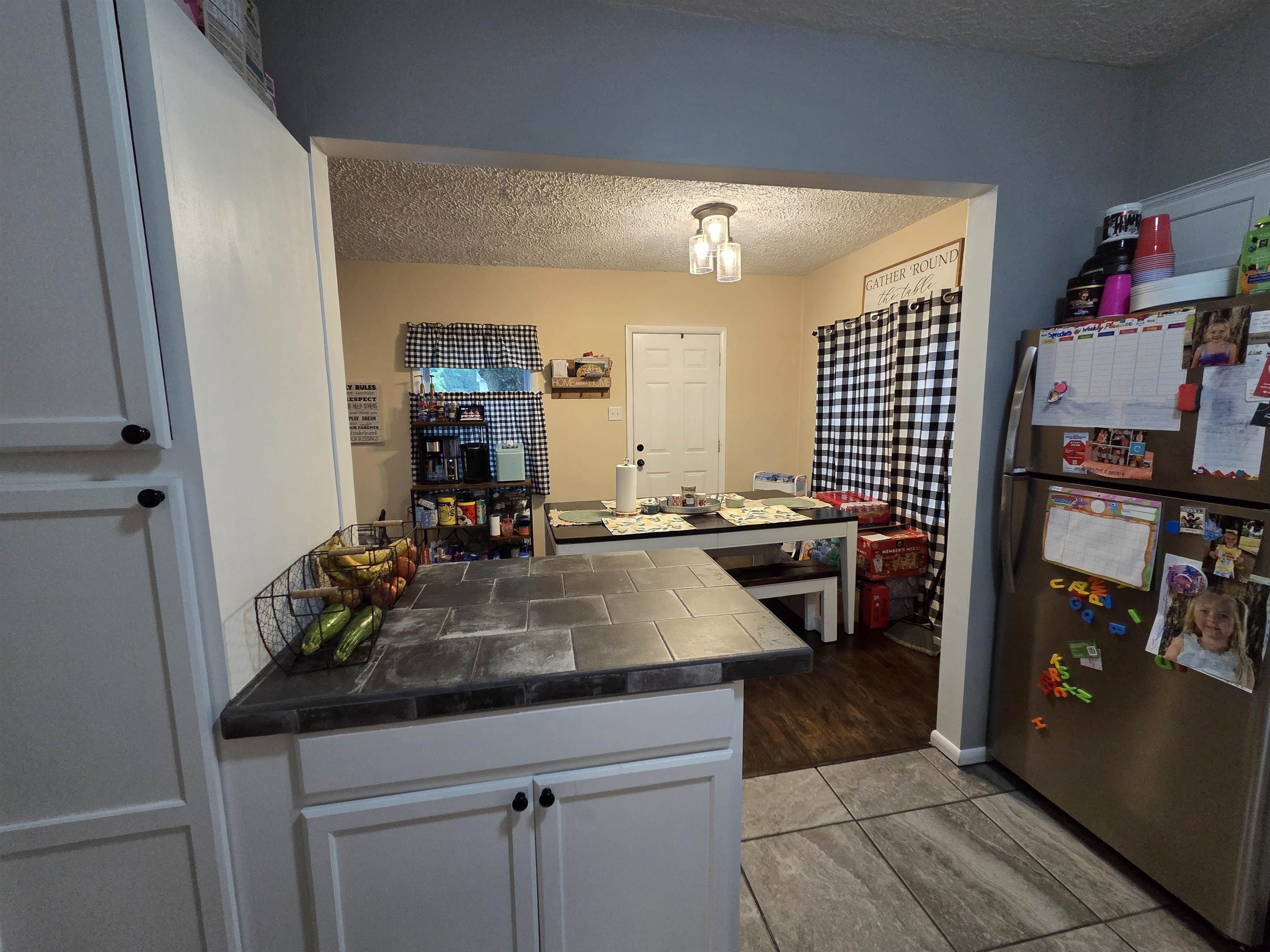 https://zimg.paragon.ice.com/ParagonImages/Property/PH/AABRKY/60878/9/0/0/9573c4a44fe7e7c234e26f263baf4806/0/64119c1a4e11e1641e1ce013cc429c62/60878-db69d783-a90d-400b-9d02-73a8fbaeada4.JPG