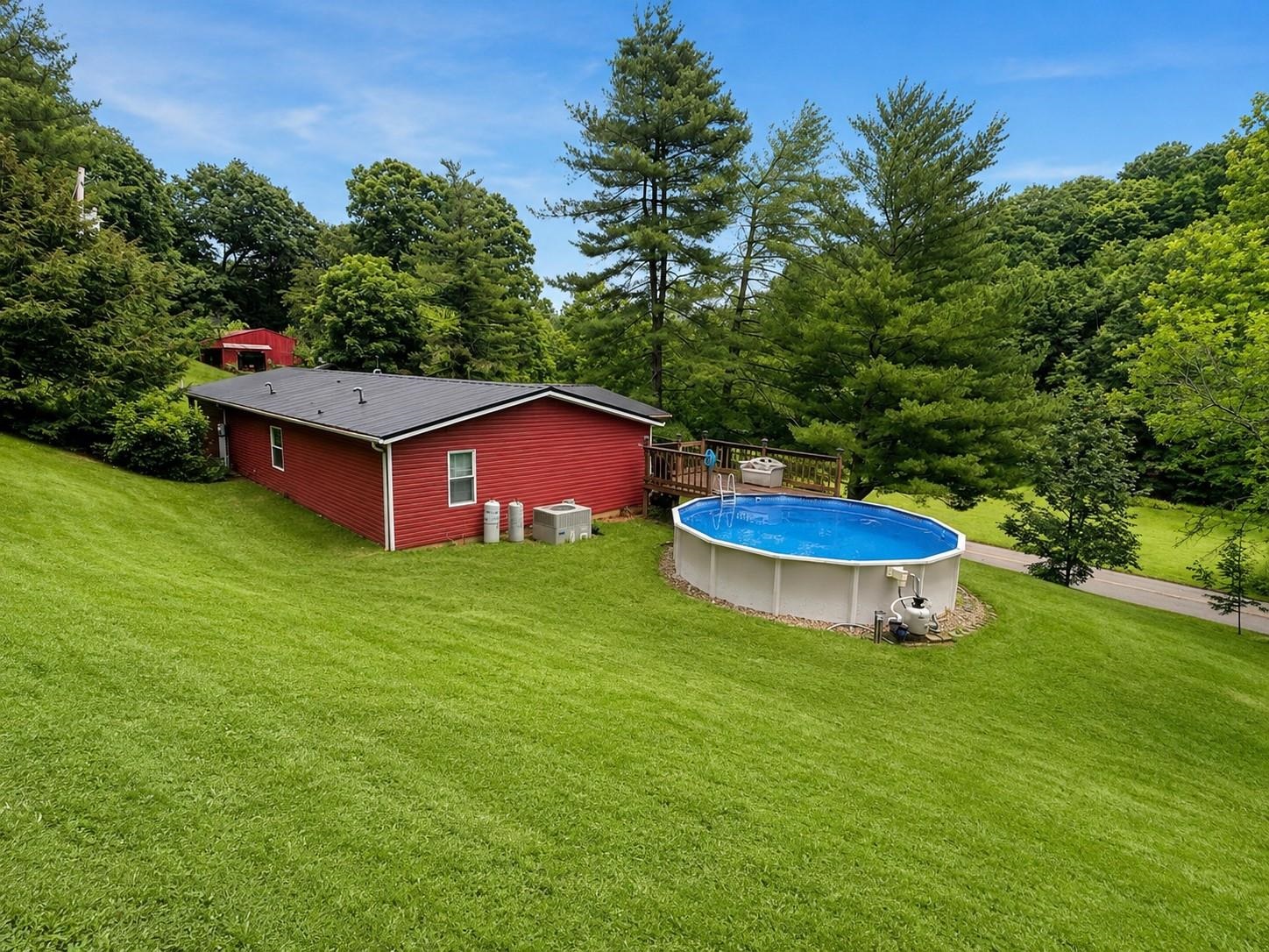 https://zimg.paragon.ice.com/ParagonImages/Property/PH/AABRKY/60884/2/0/0/0d2e8a8383c7b2ef4815cd9d41db6dfd/0/ff12d9928016bfeb3b665bb520694a0b/60884-0ae162a2-daa1-4618-8359-029ae38cf6c7.JPG