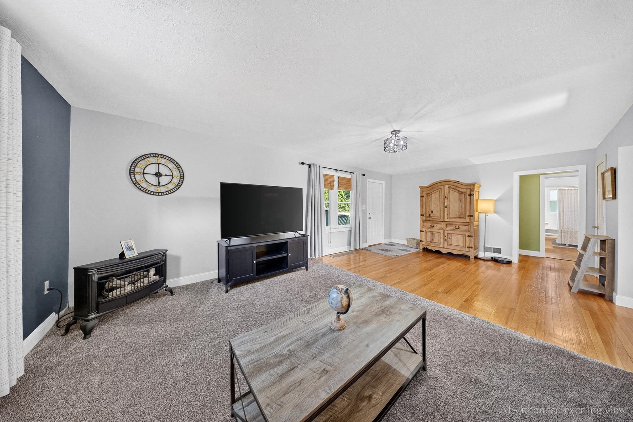 https://zimg.paragon.ice.com/ParagonImages/Property/PH/AABRKY/60886/3/0/0/cd83b3a9347bb5513dfbd4134694f416/0/9cebc3a62de16d59183105e9a07c5318/60886-25157075-2c87-4a3c-af8e-e8bdef807b88.JPG