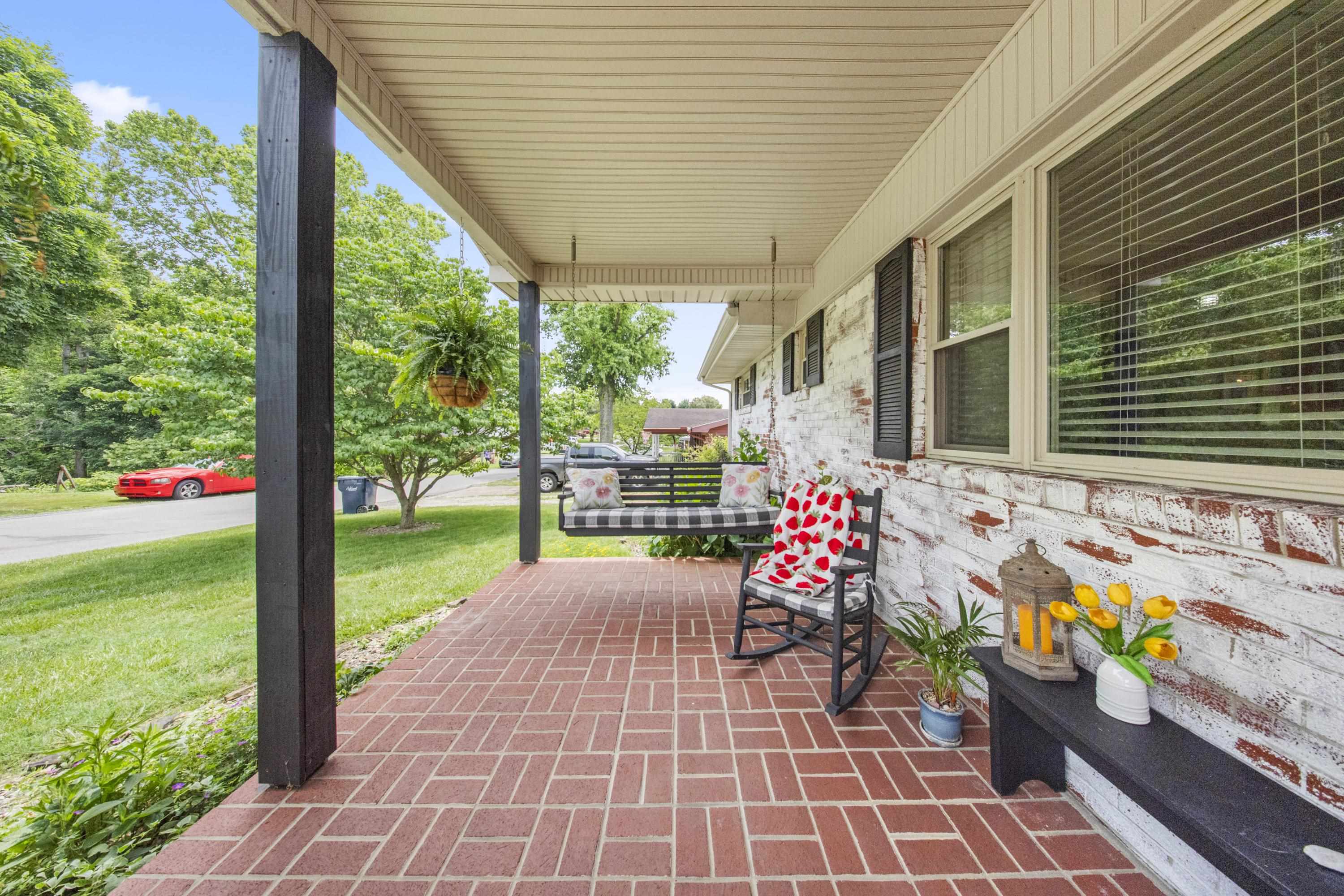 https://zimg.paragon.ice.com/ParagonImages/Property/PH/AABRKY/60887/5/0/0/84447708370893b29e28dc70ebd61d27/0/fd4c66540a9bedcfc01bef59fa9607a0/60887-6b083aed-9b49-4f17-aa9d-232f03f588fe.JPG