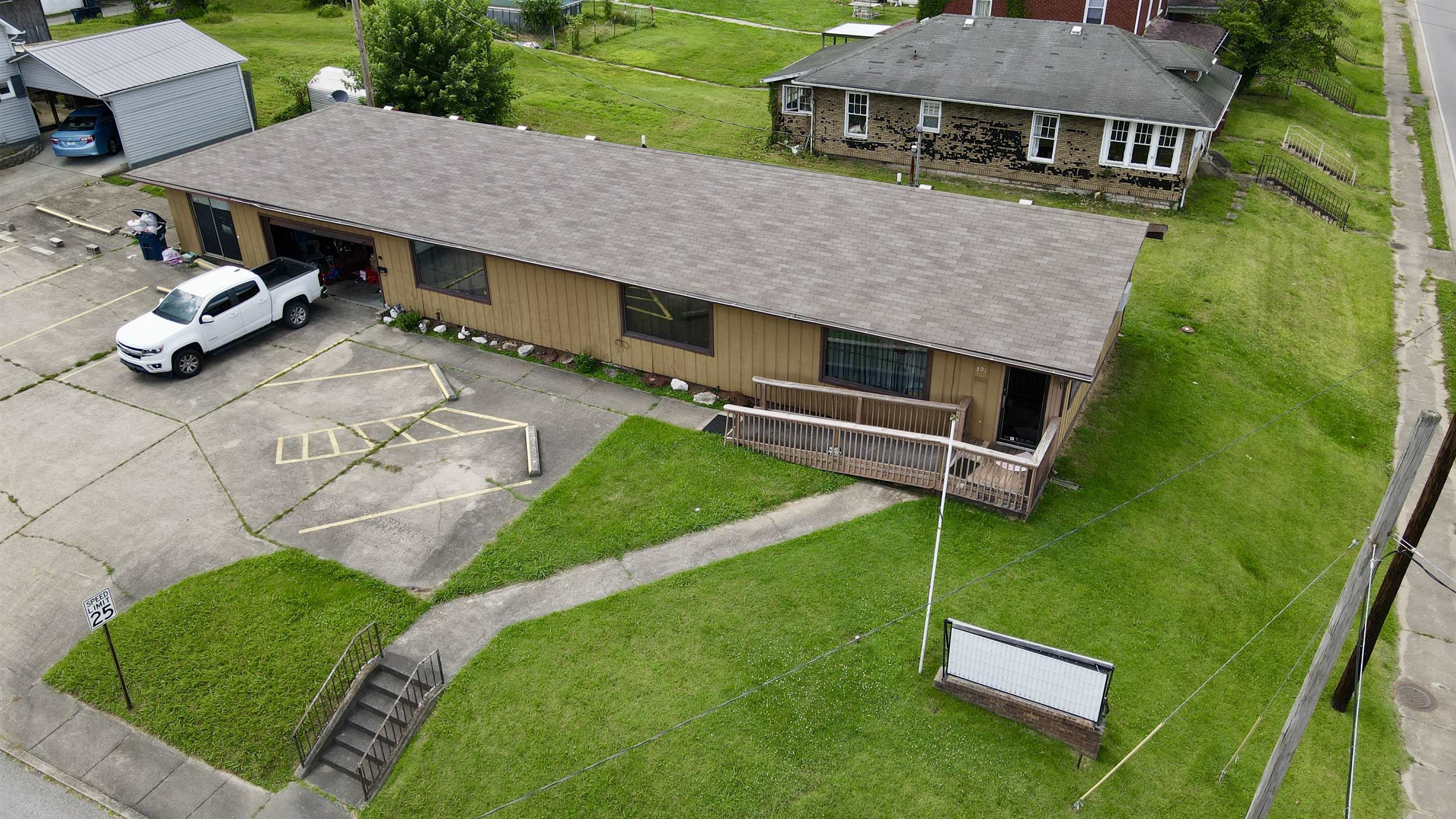 https://zimg.paragon.ice.com/ParagonImages/Property/PH/AABRKY/60889/12/0/0/ff4257df8a720912baa4506b93c47e6f/0/672734d2e857c62944fc3b8bb80abec3/60889-c2243851-35fb-468b-9820-387e72d5f996.JPG