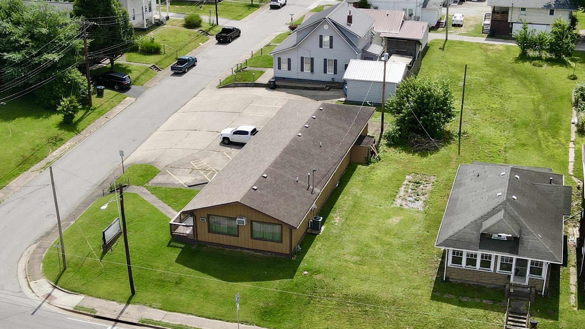 https://zimg.paragon.ice.com/ParagonImages/Property/PH/AABRKY/60889/6/0/0/e90989bb52e0aa92eef79d47ff62bb67/0/672734d2e857c62944fc3b8bb80abec3/60889-8dc1b7e0-741b-4cc6-b168-d1b37946e5f9.JPG