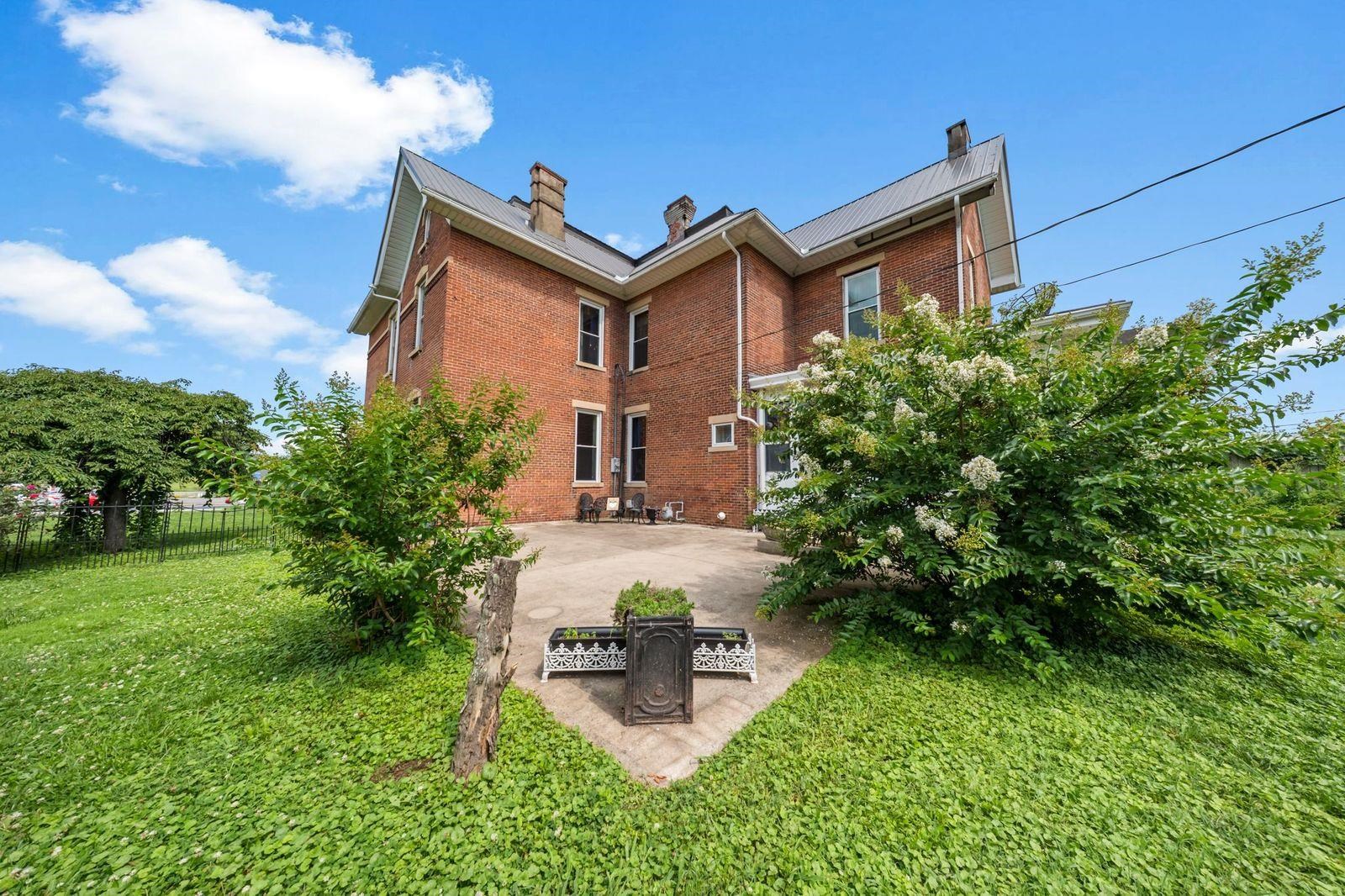 https://zimg.paragon.ice.com/ParagonImages/Property/PH/AABRKY/60897/4/0/0/640dbc052a13e28e164174208196fbf1/0/b47473666de9d5472f8bf4433c0a767a/60897-6c705613-53b4-43a6-8e77-8b202d2a3529.JPG